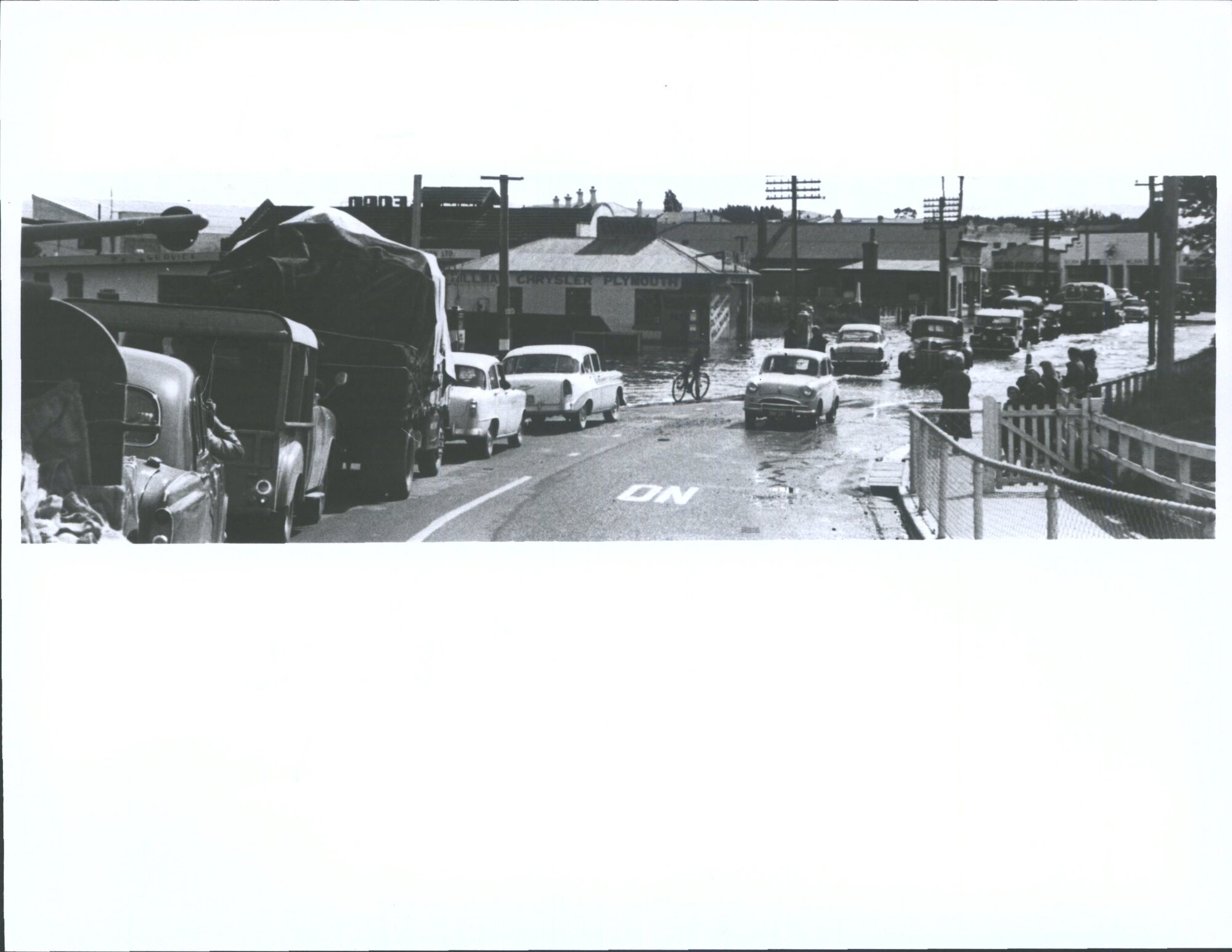 "Traffic made slow progress owing to waters at both approaches to Balclutha Bridge"