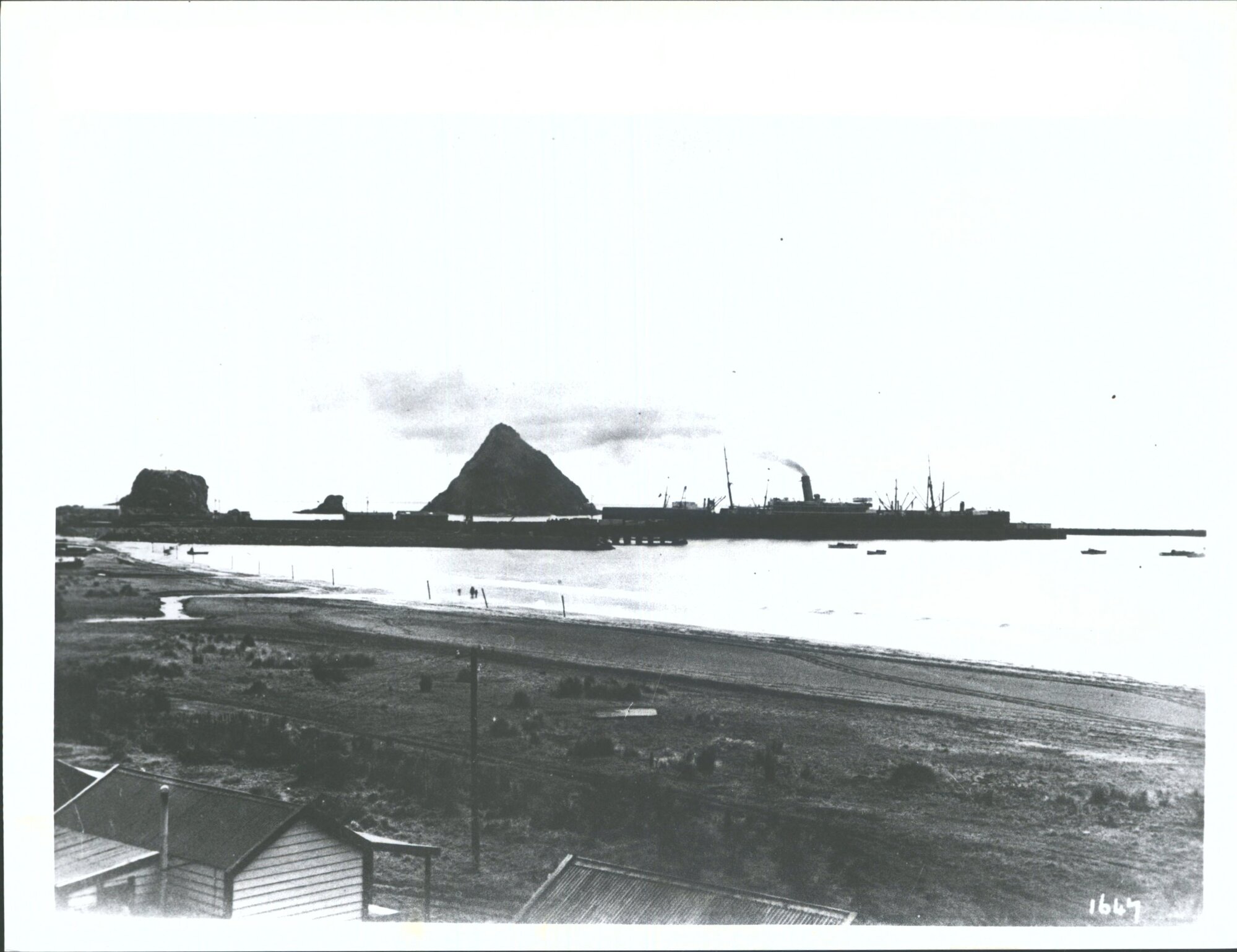 Breakwater, Long Beach