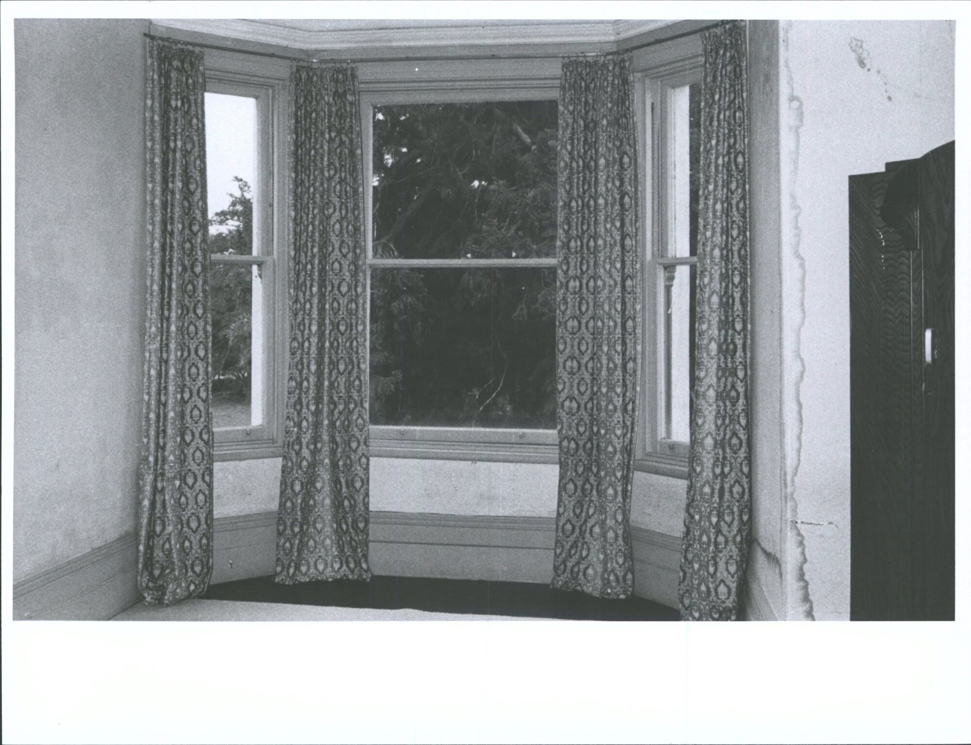 Salisbury Interior Window