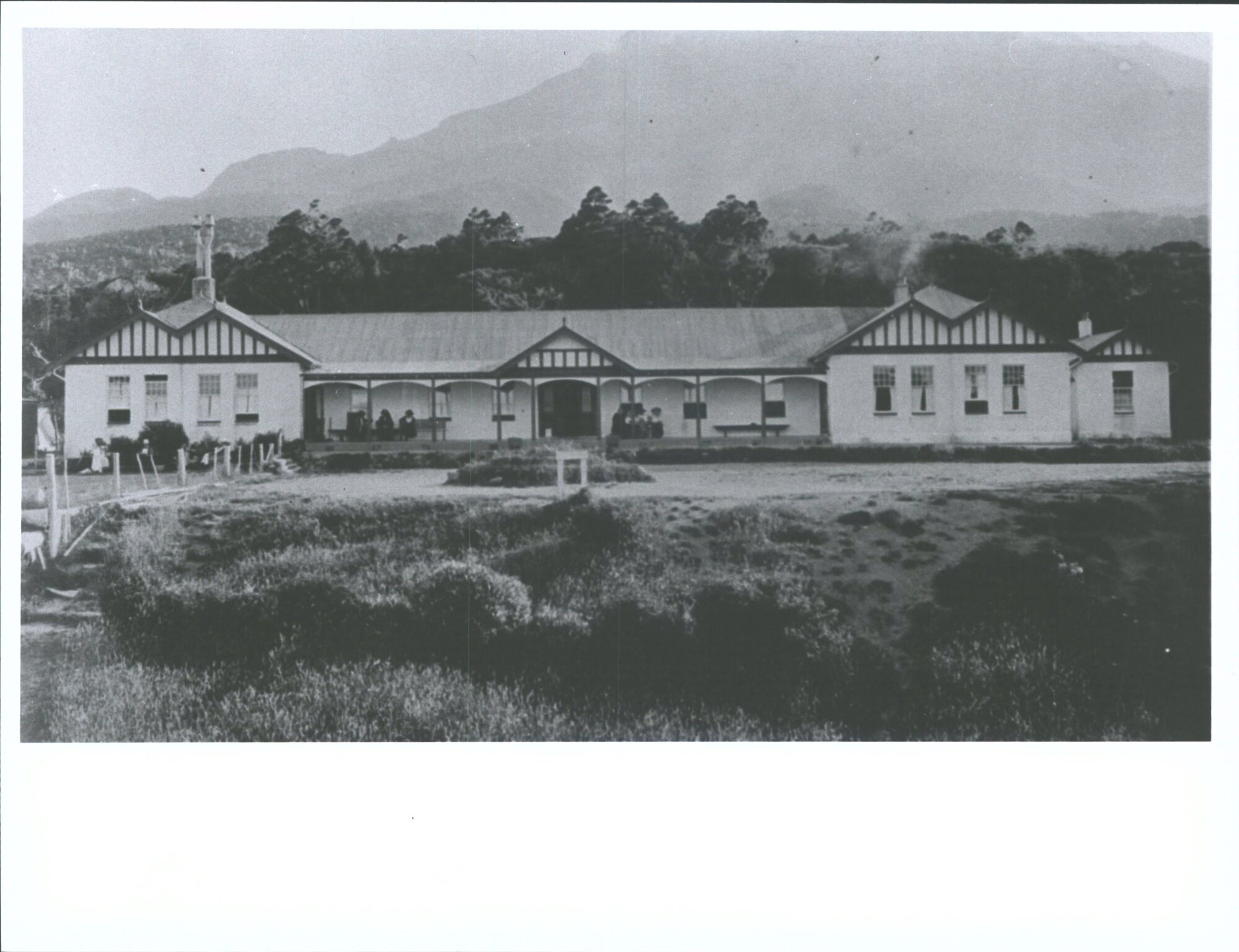 North Egmont Hostel, Mountain House