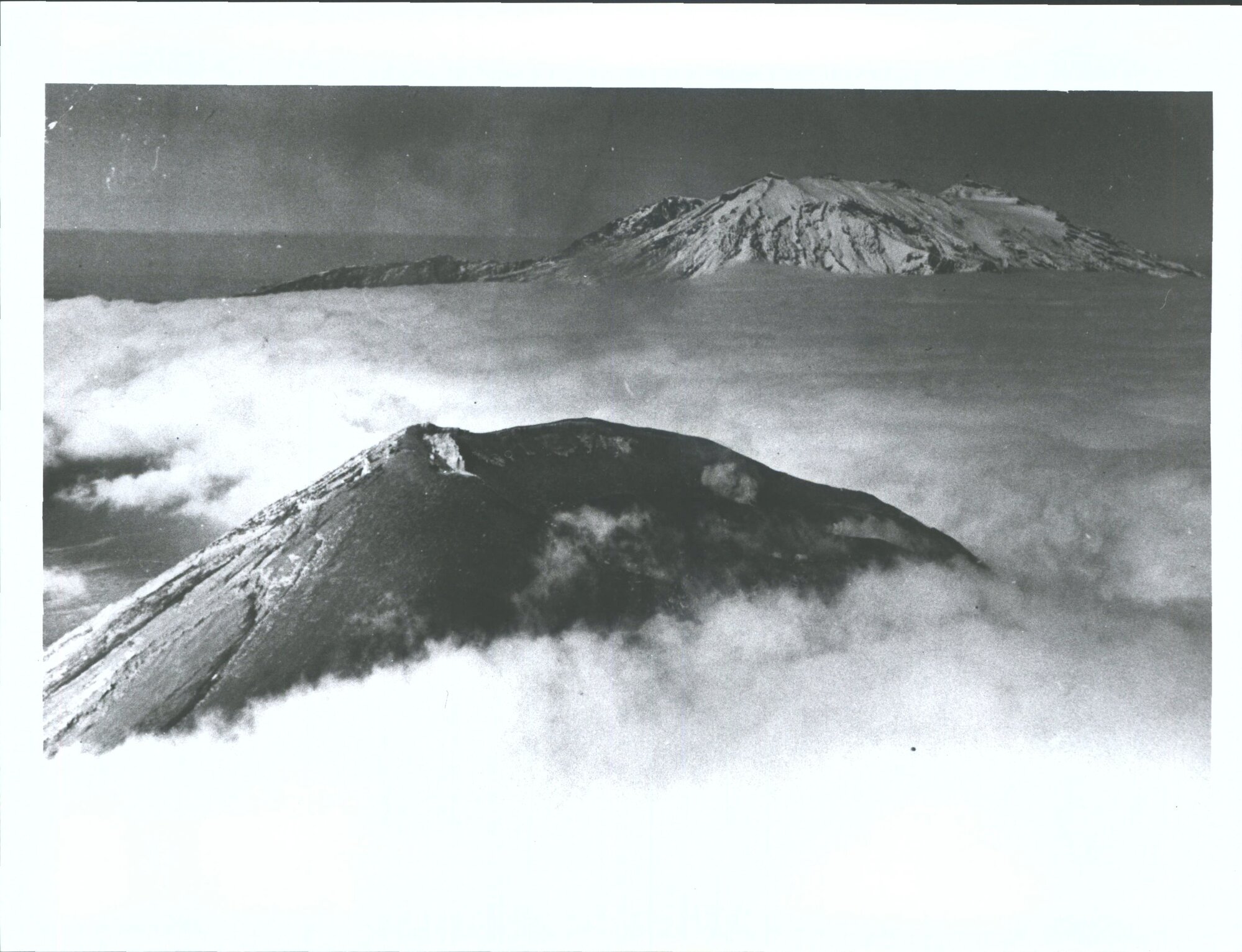 Mts Ngauruhoe &amp; Ruapehu