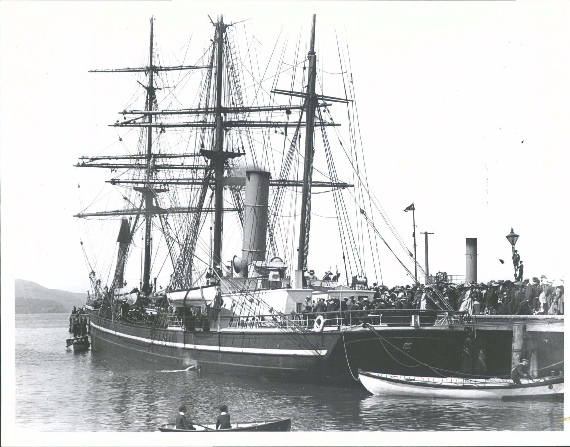 Terra Nova leaving Pt