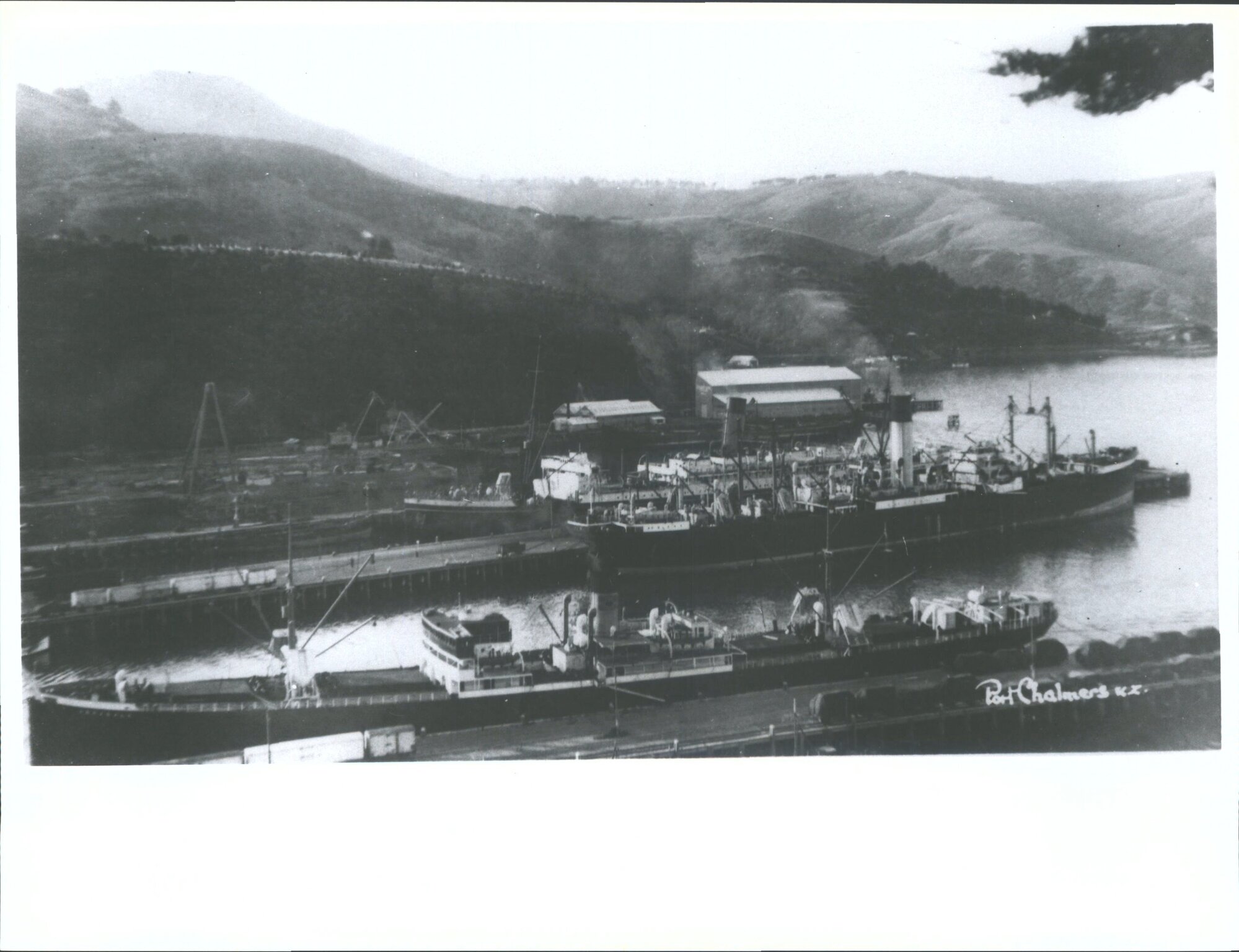 George Street Pier North Themistocks SS&amp;A, George Street Pier South Tyndareus A. Holt, Bowen Pier Armidale Australind SSCo