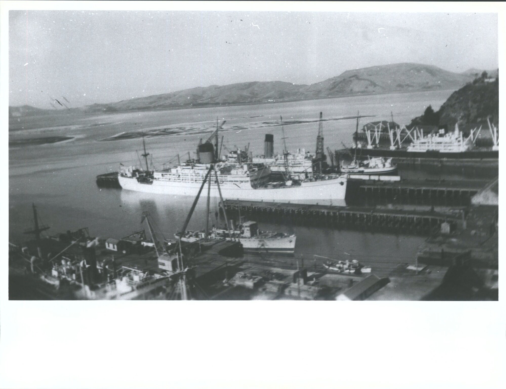Hertford, Mataroa, Gothic, Australian Minesweeper, Ingleby (in Dock)