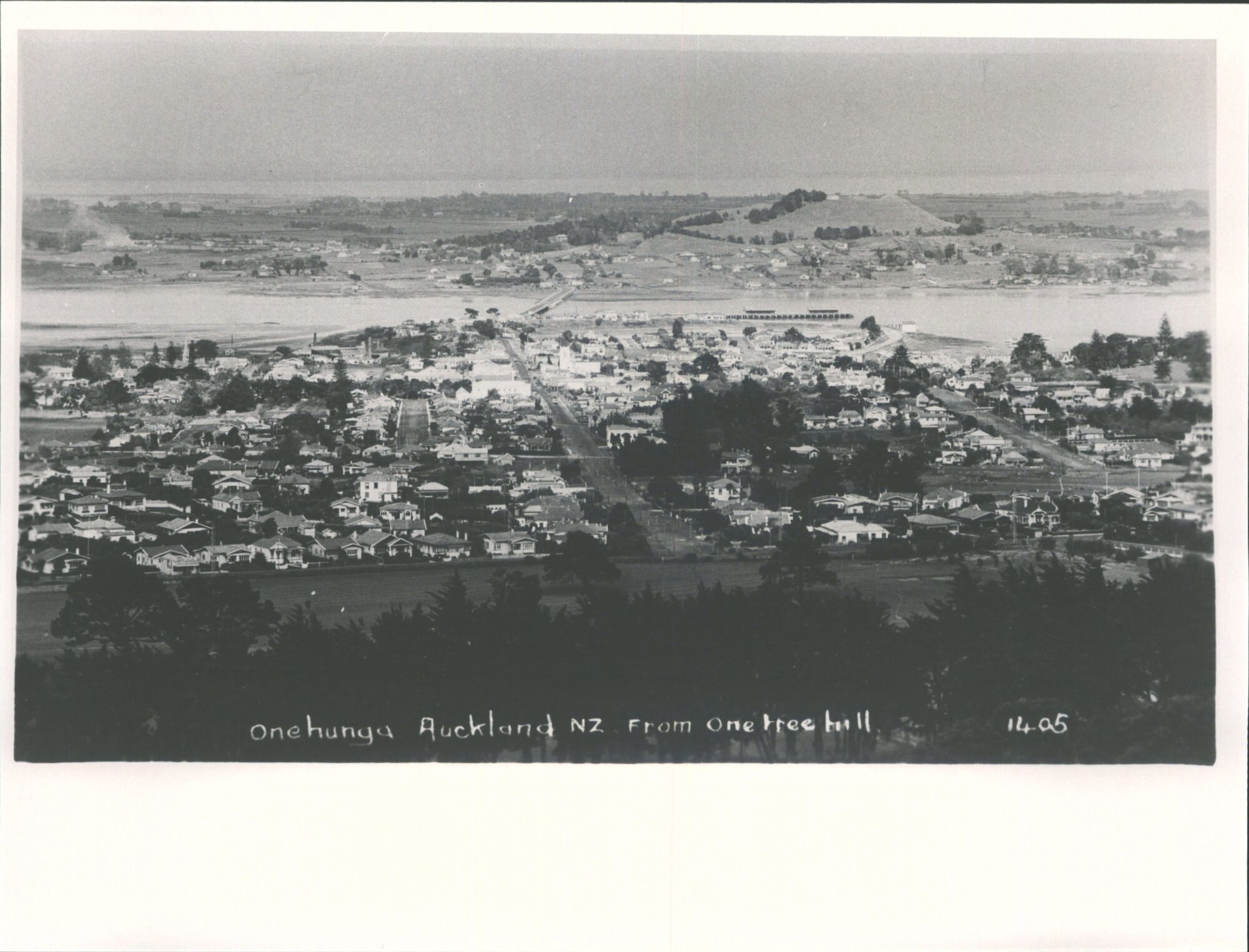 Onehunga, Auckland, N.Z.  From One Tree Hill
