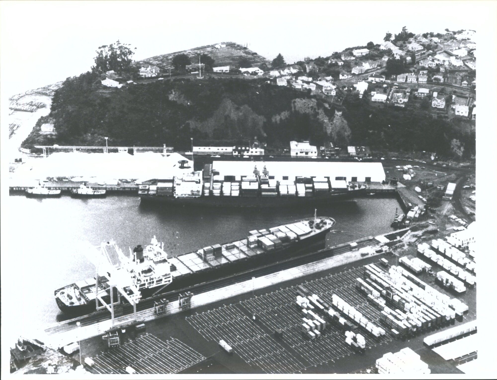 Container Terminal - container Ships