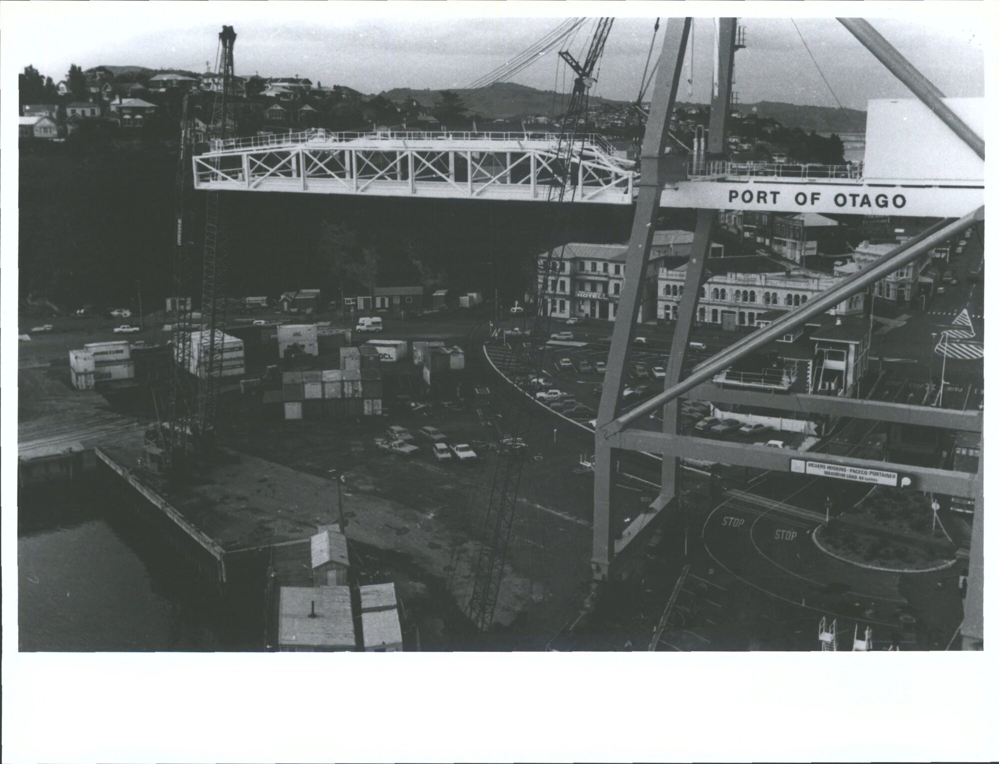 The new boom of the second container crane...