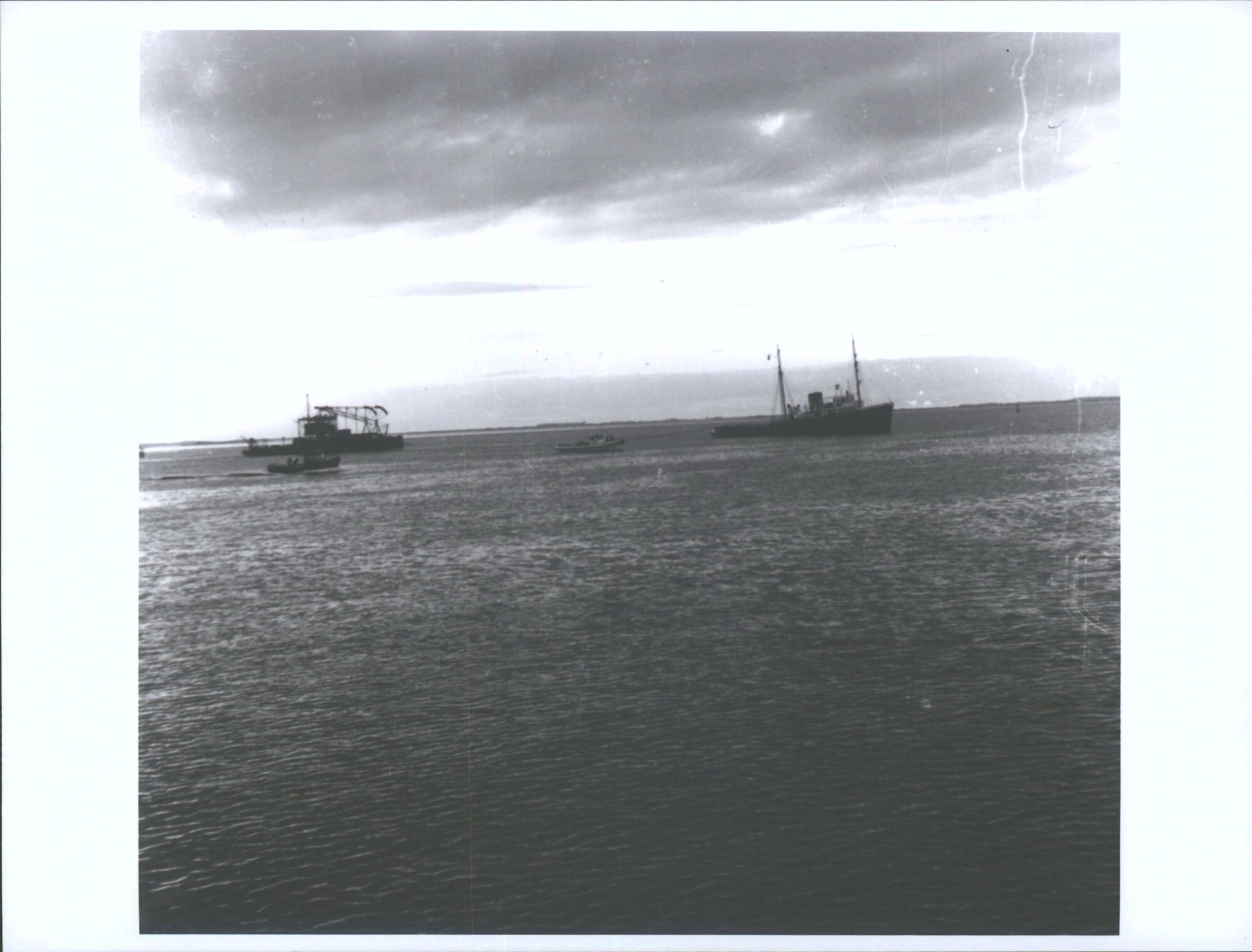 BLUFF-THAMES (2) (DUTCH TUG)