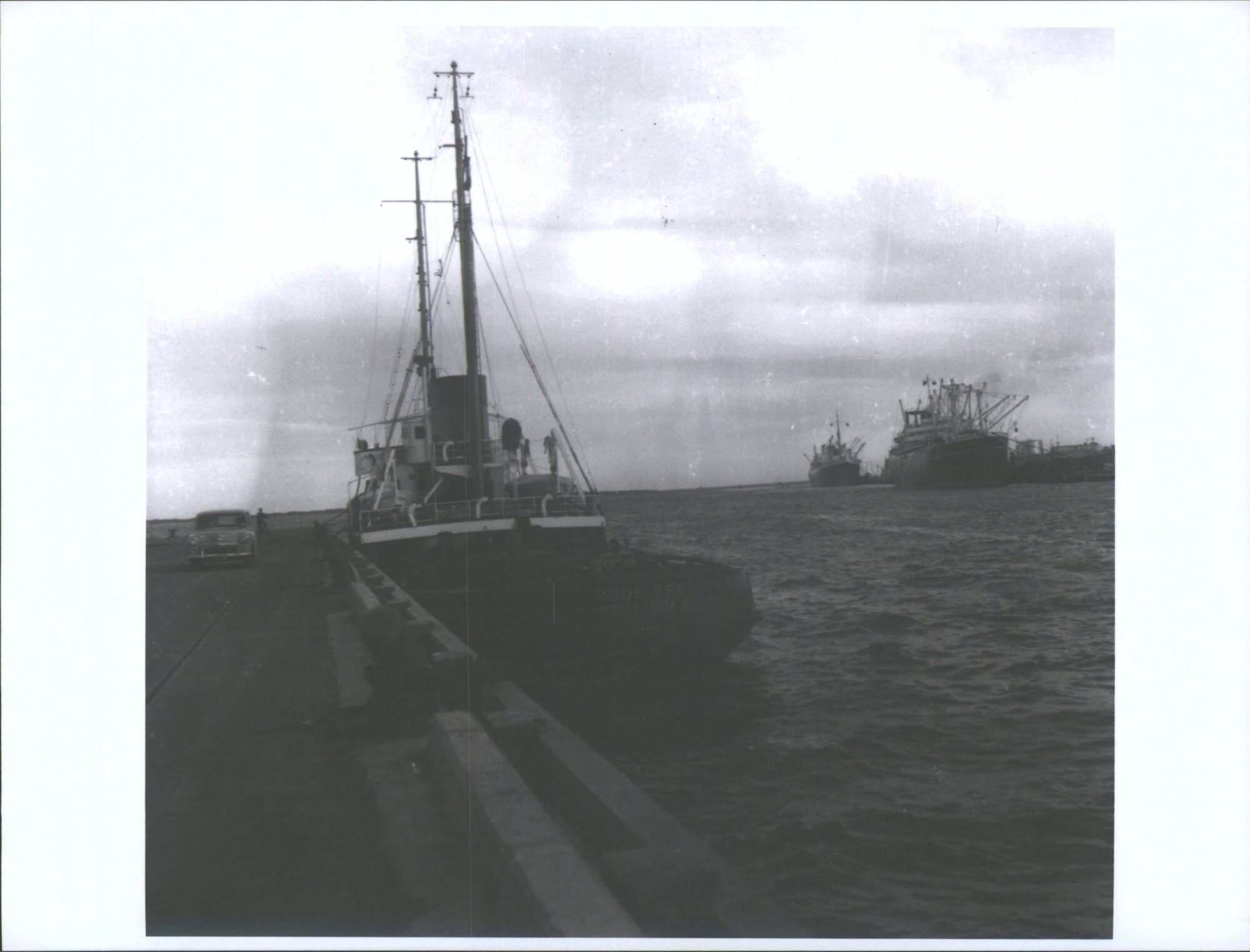 BLUFF-RODE ZEE (3) (DUTCH TUG)