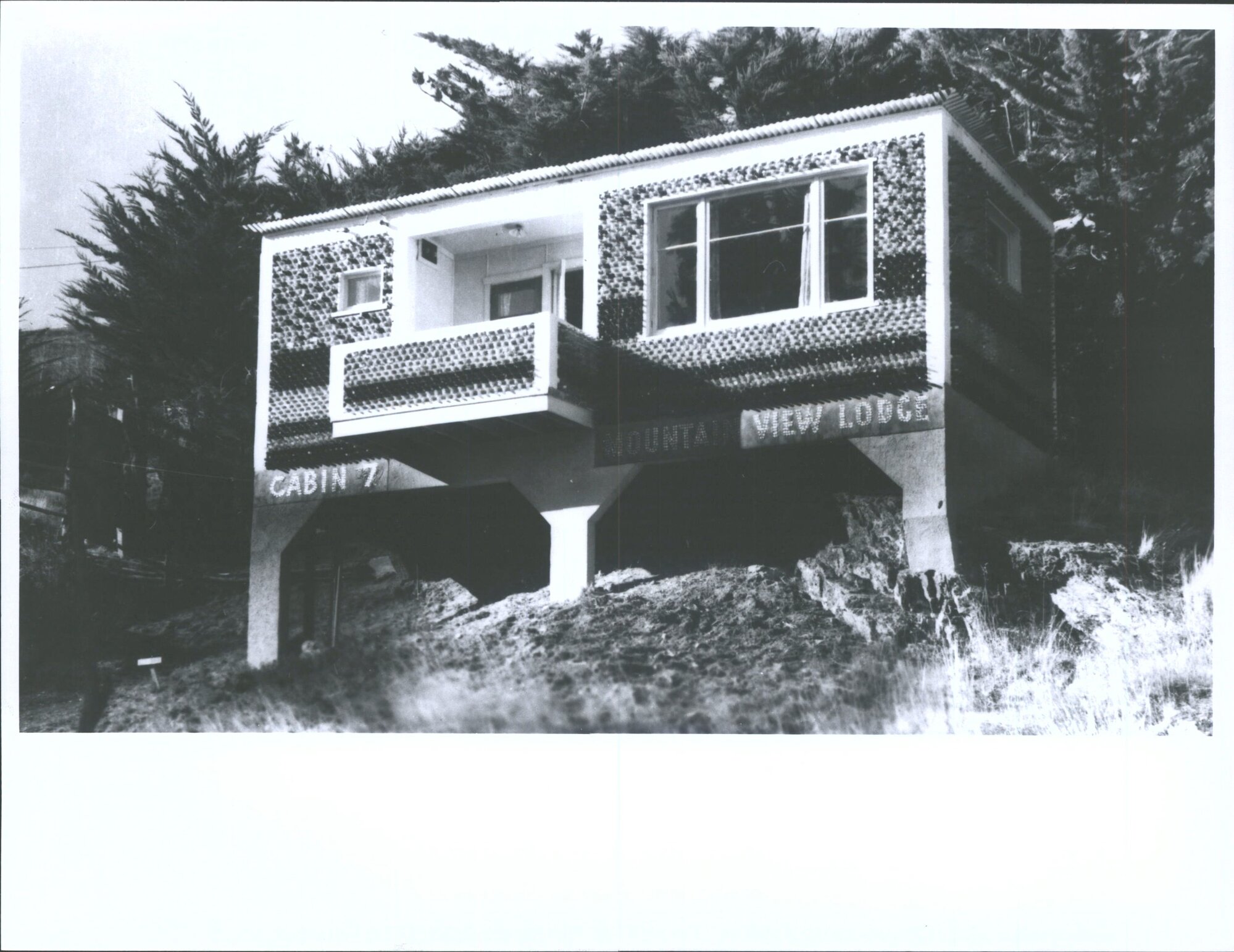 House built entirely of bottles, MotorCamp, Wakatipu