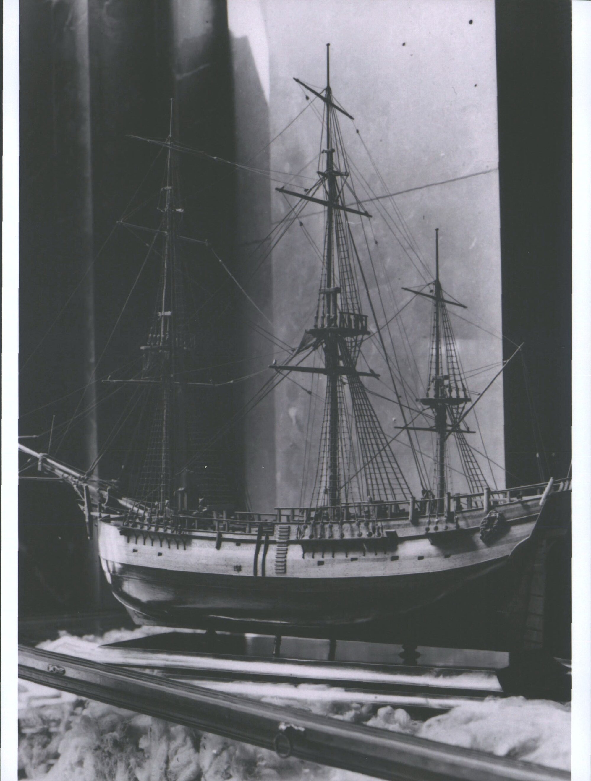 ENDEAVOR (MODEL)