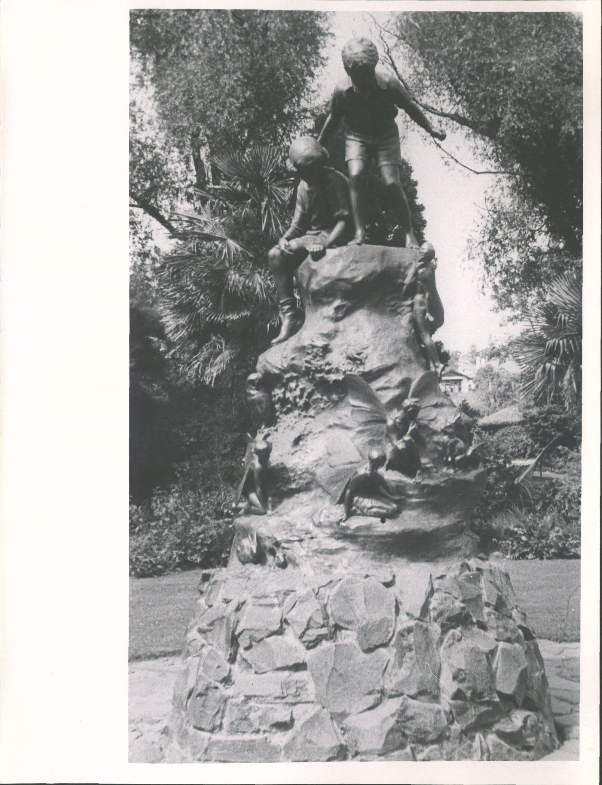 "Wonderland" Peter Pan monument