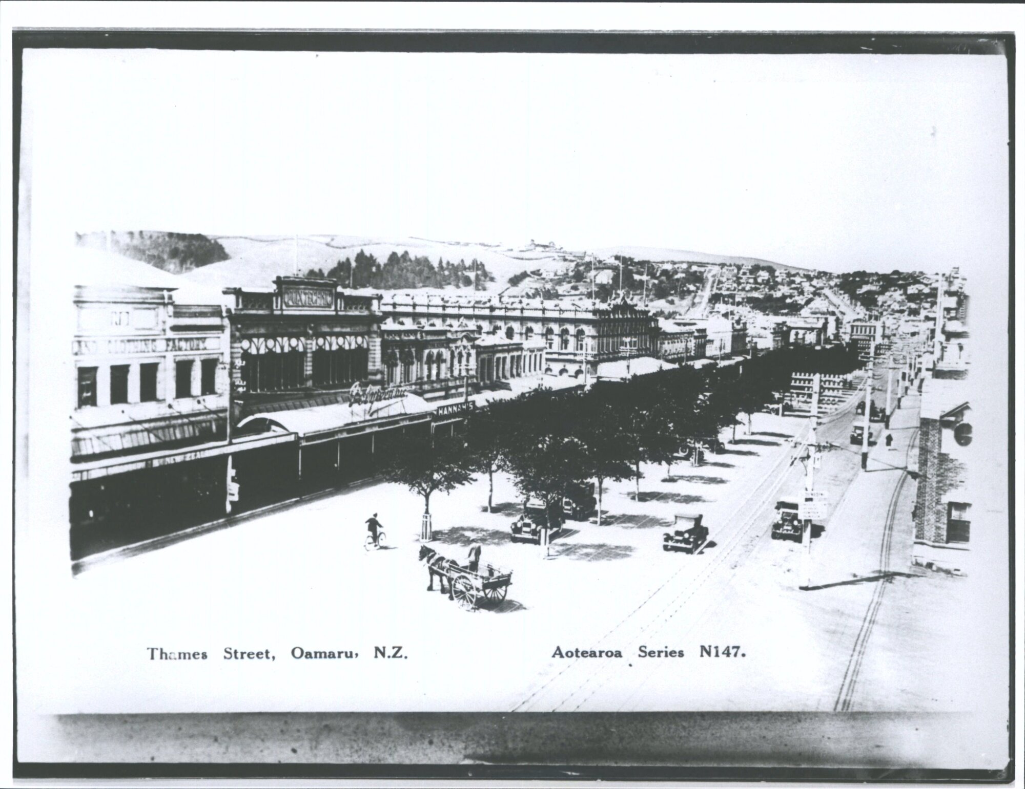 Thames Street soldiers memorial