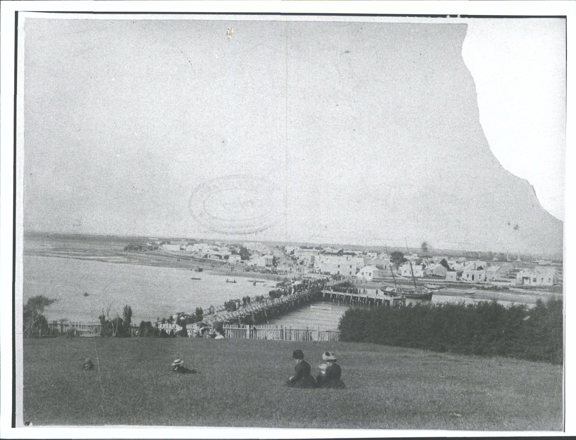 Old traffic bridge across the Aparima (Opening of bridge?)