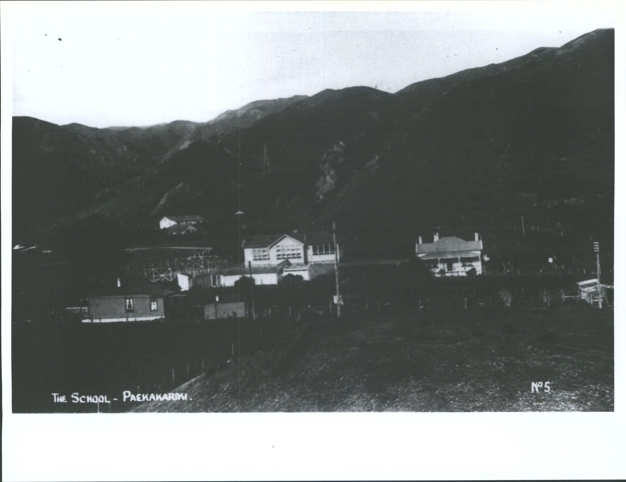 The school, Paekakariki