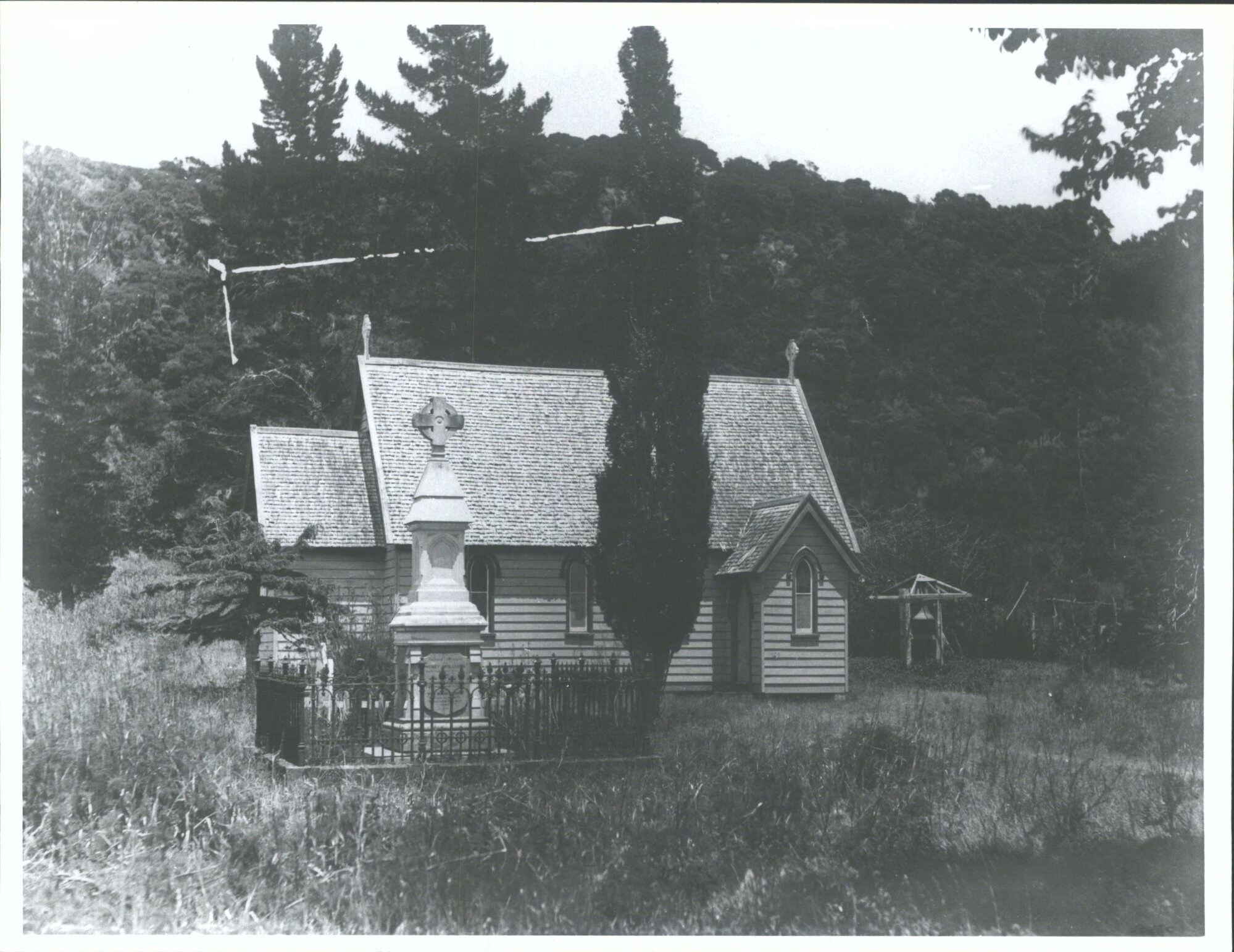Church &amp; memorial to Rev. Henry Williams