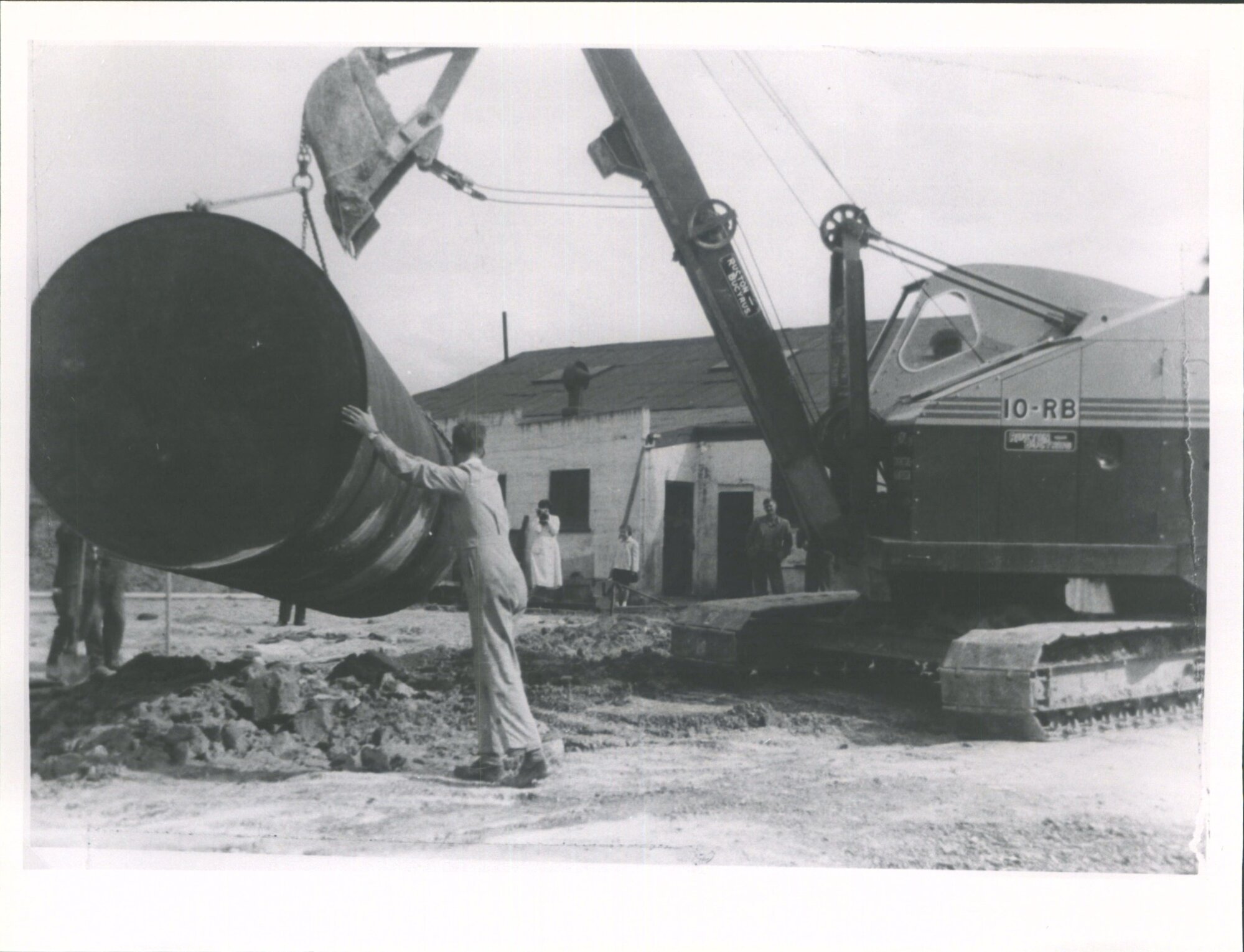 Warrens Garage, installing a fuel tank