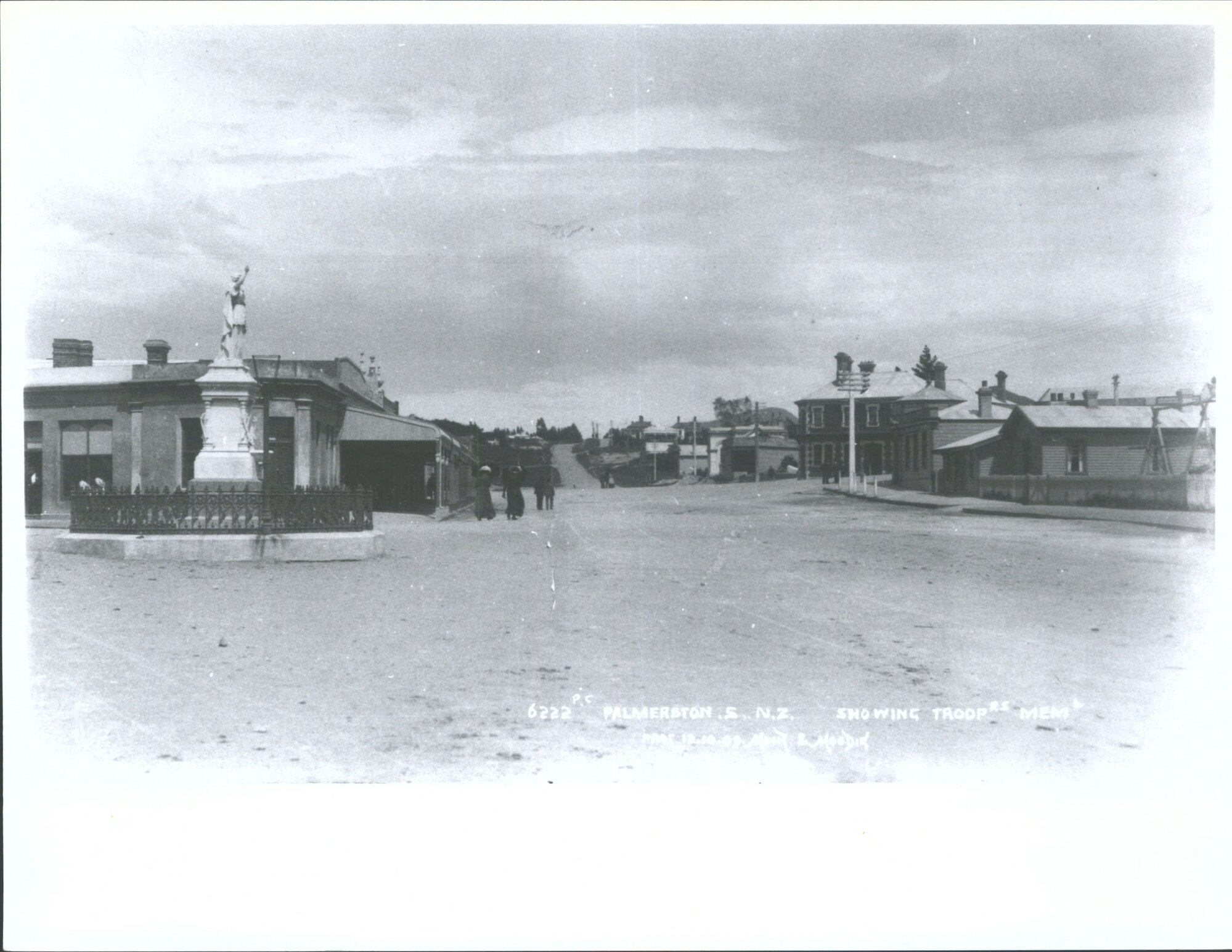 Showing Troopers' Memorial 'Zealandia'