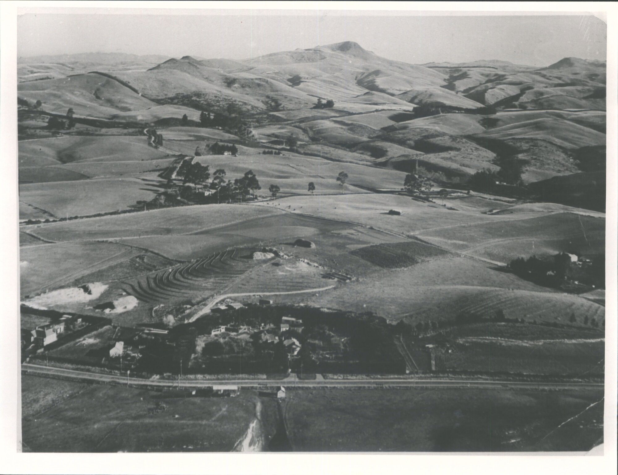 "Ardlui". Highway 85 in foreground