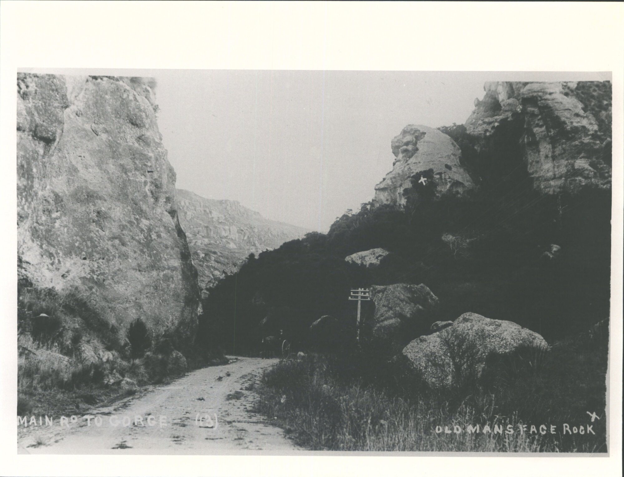 Main road to Gorge, Old Man's Face Rock
