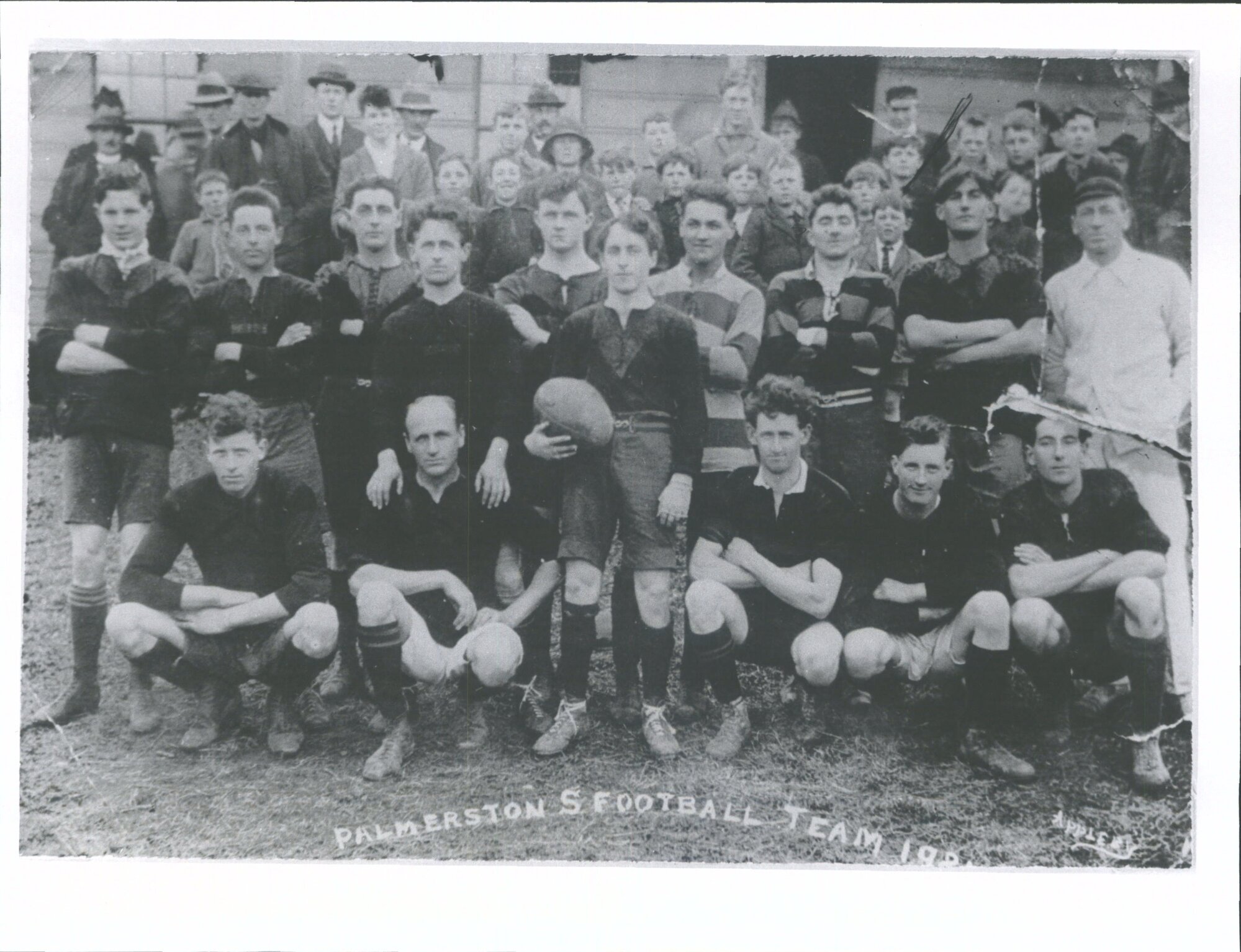 Palmerston S football team 192?