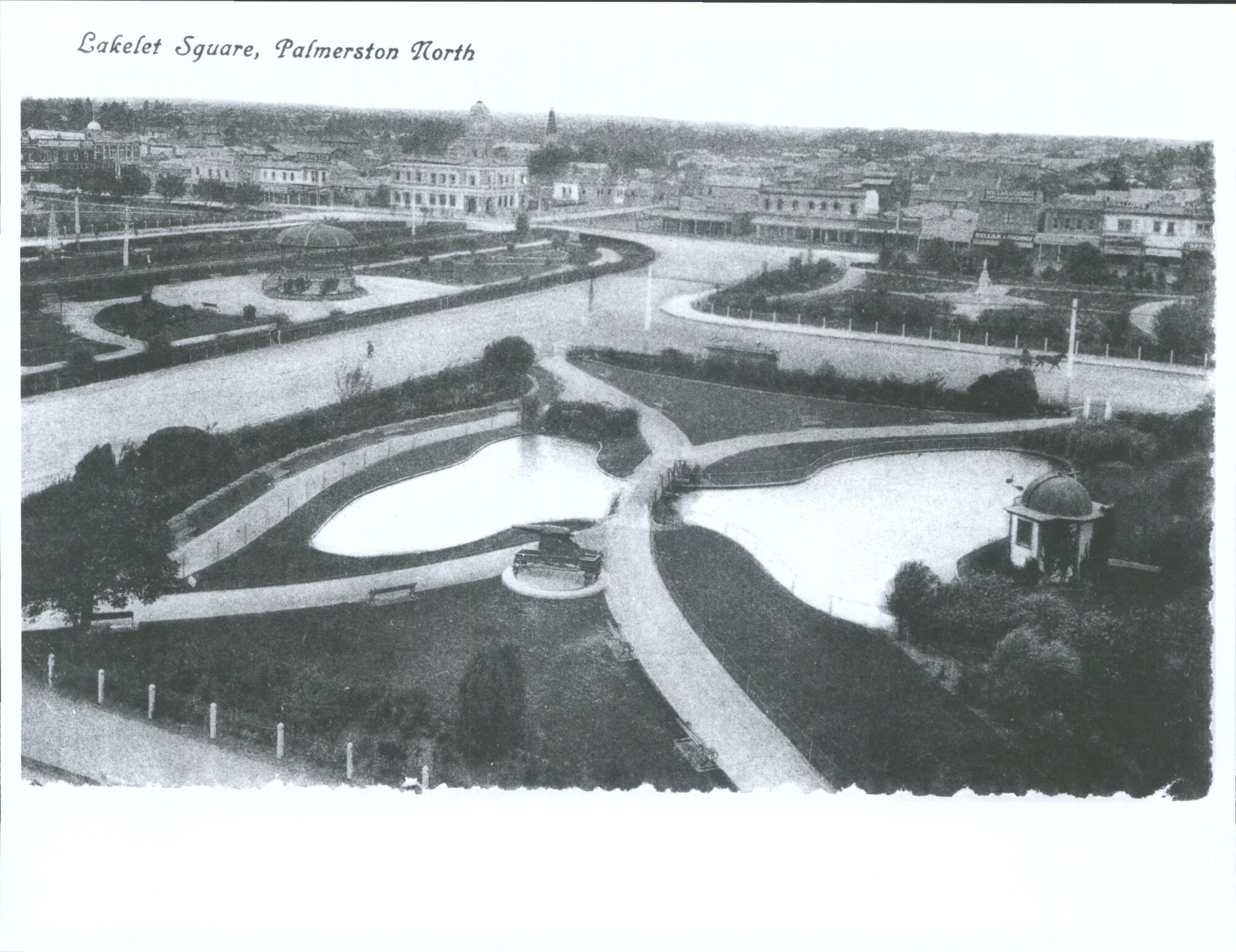 Lakelet Square