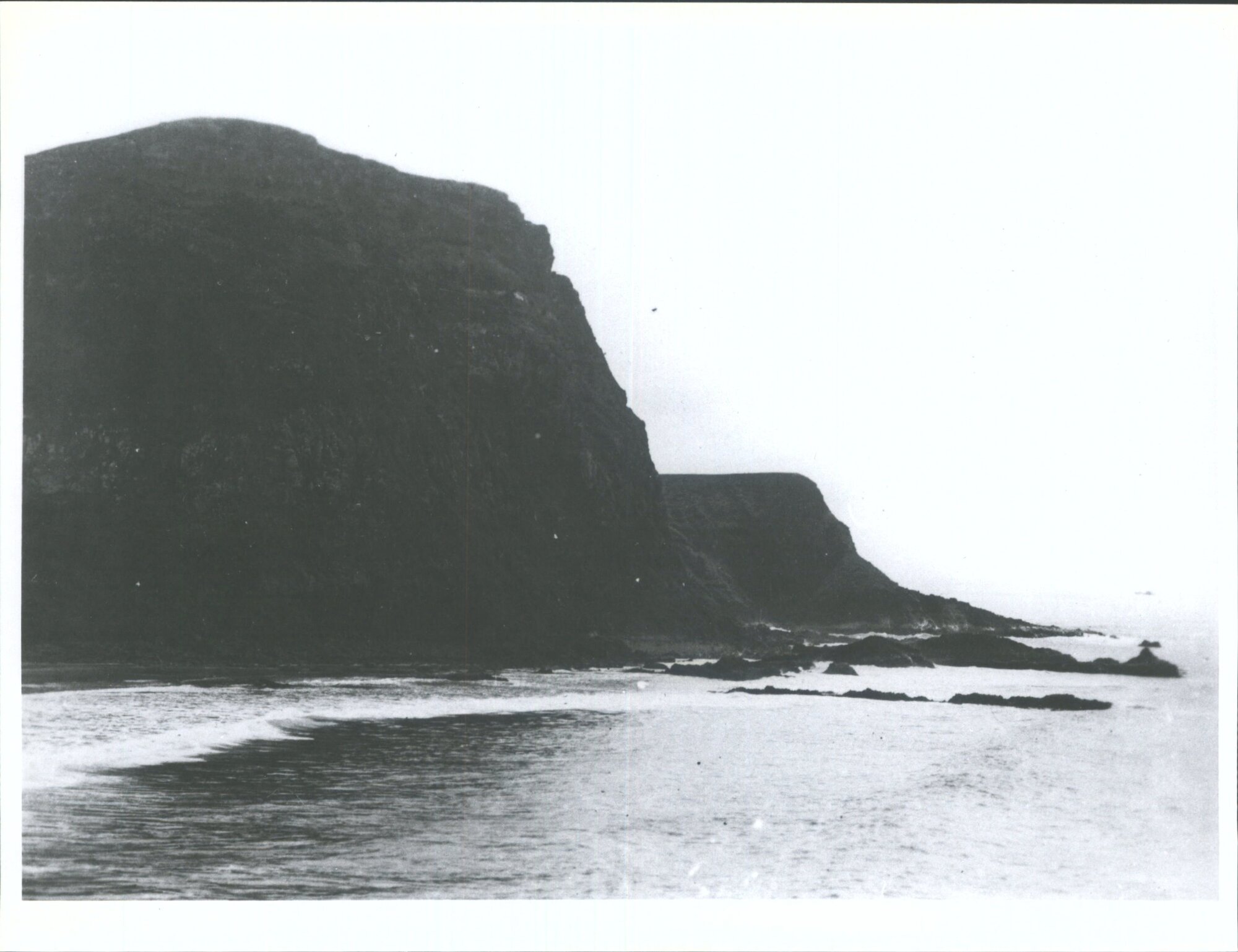 View from immediately above the cave Te Ana Ngaiti Mamoe looking across Calliope Bay to the Quoin Cliffs