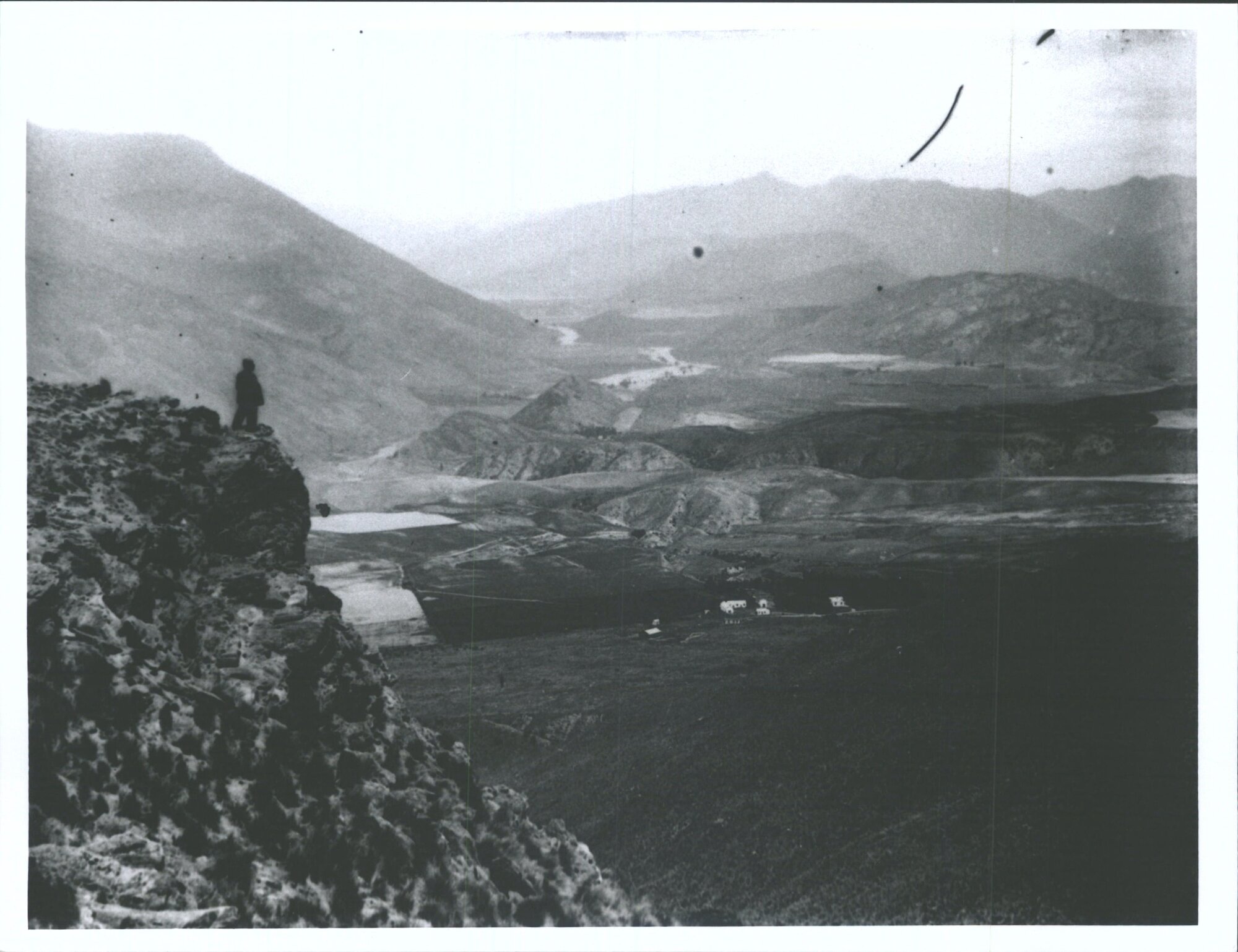 Otago Central Views: From Crown Range looking towards Wakatipu, up the Kawerau River