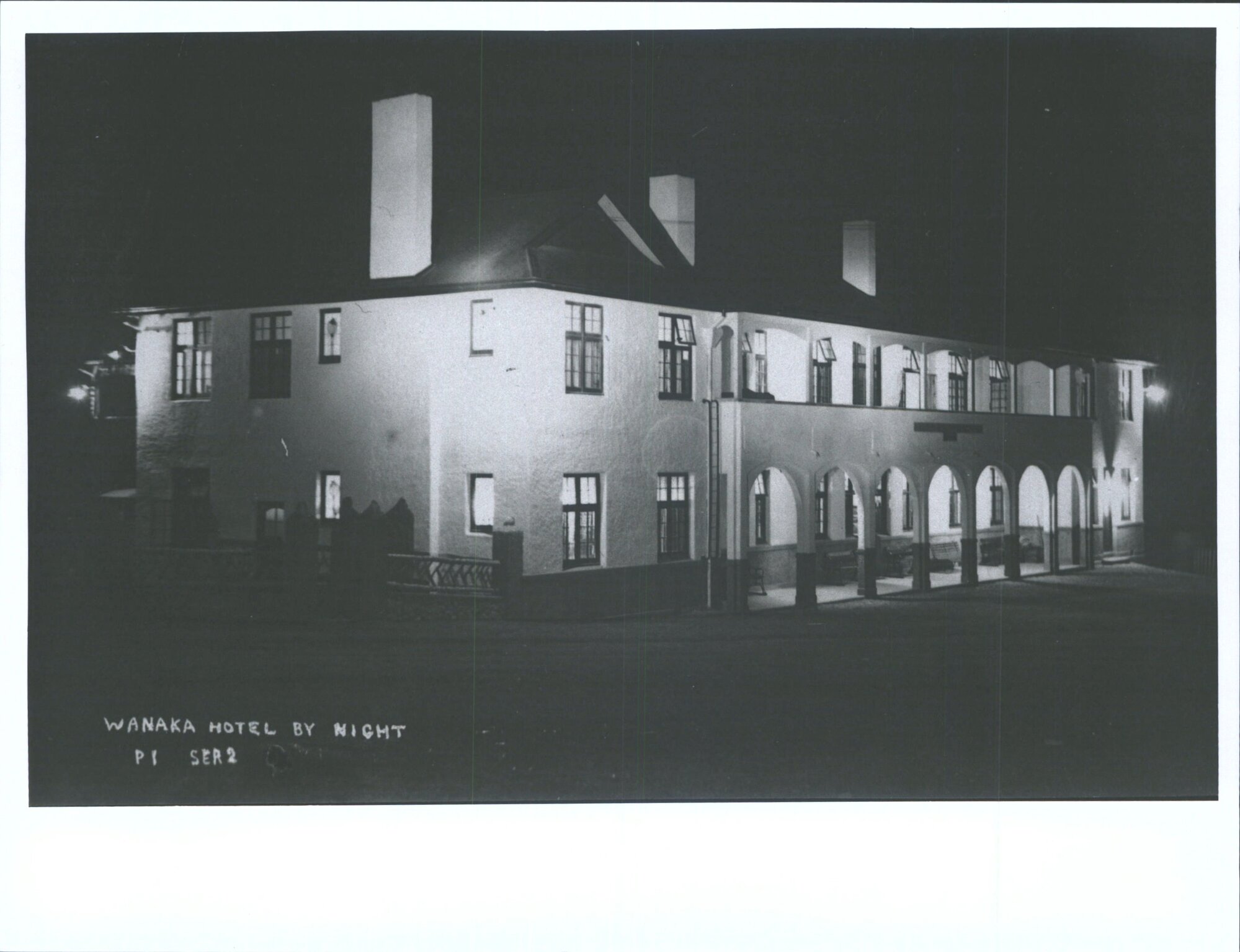 Wanaka Hotel by night