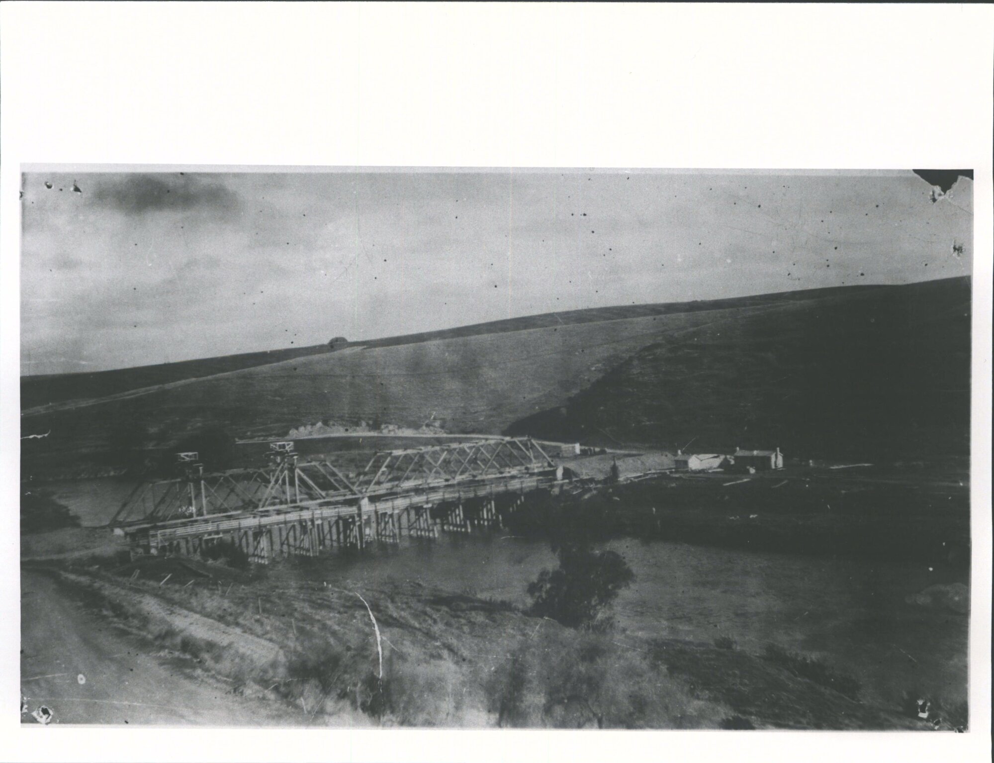 Pomahaka River and rail bridge