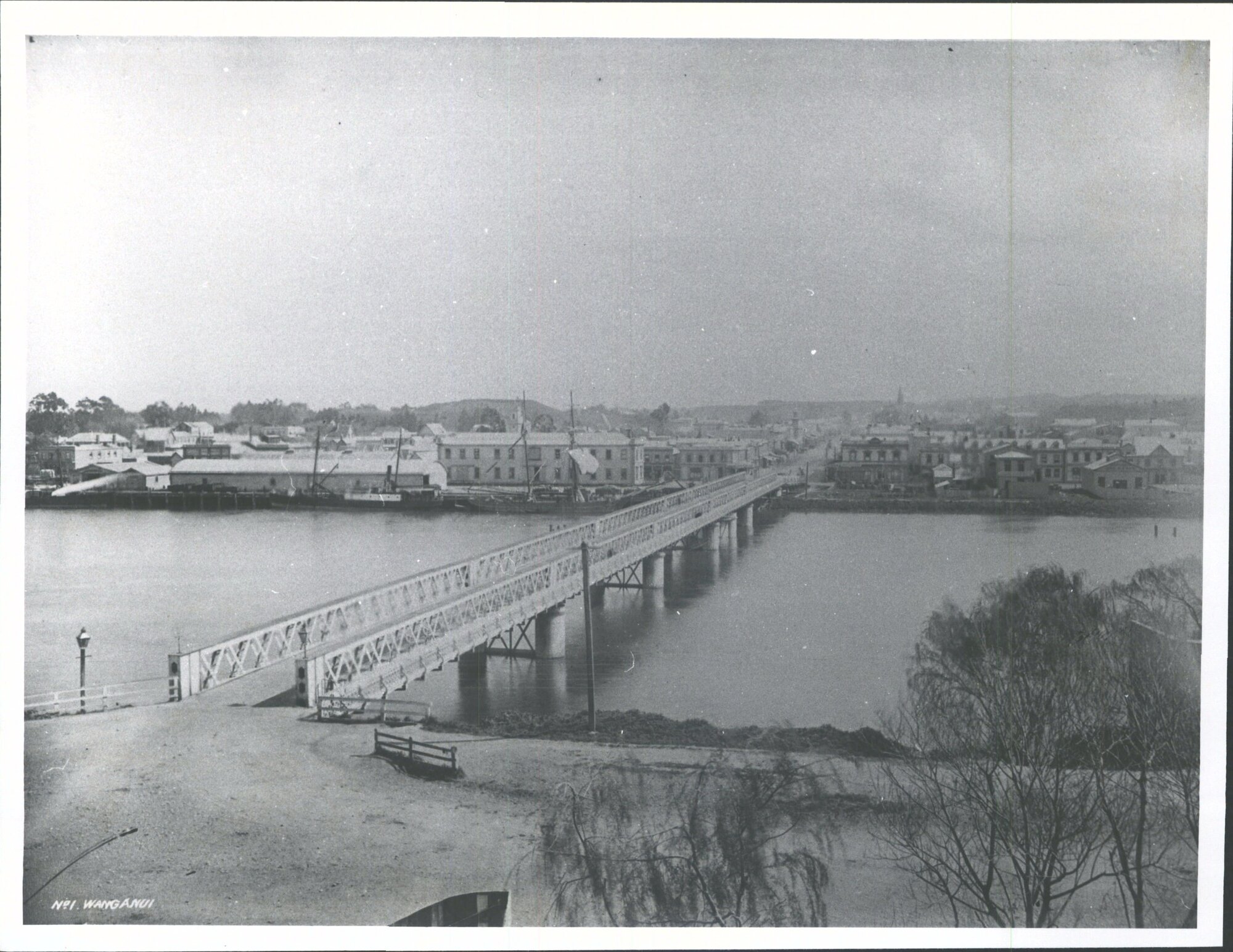 Wanganui bridge and city