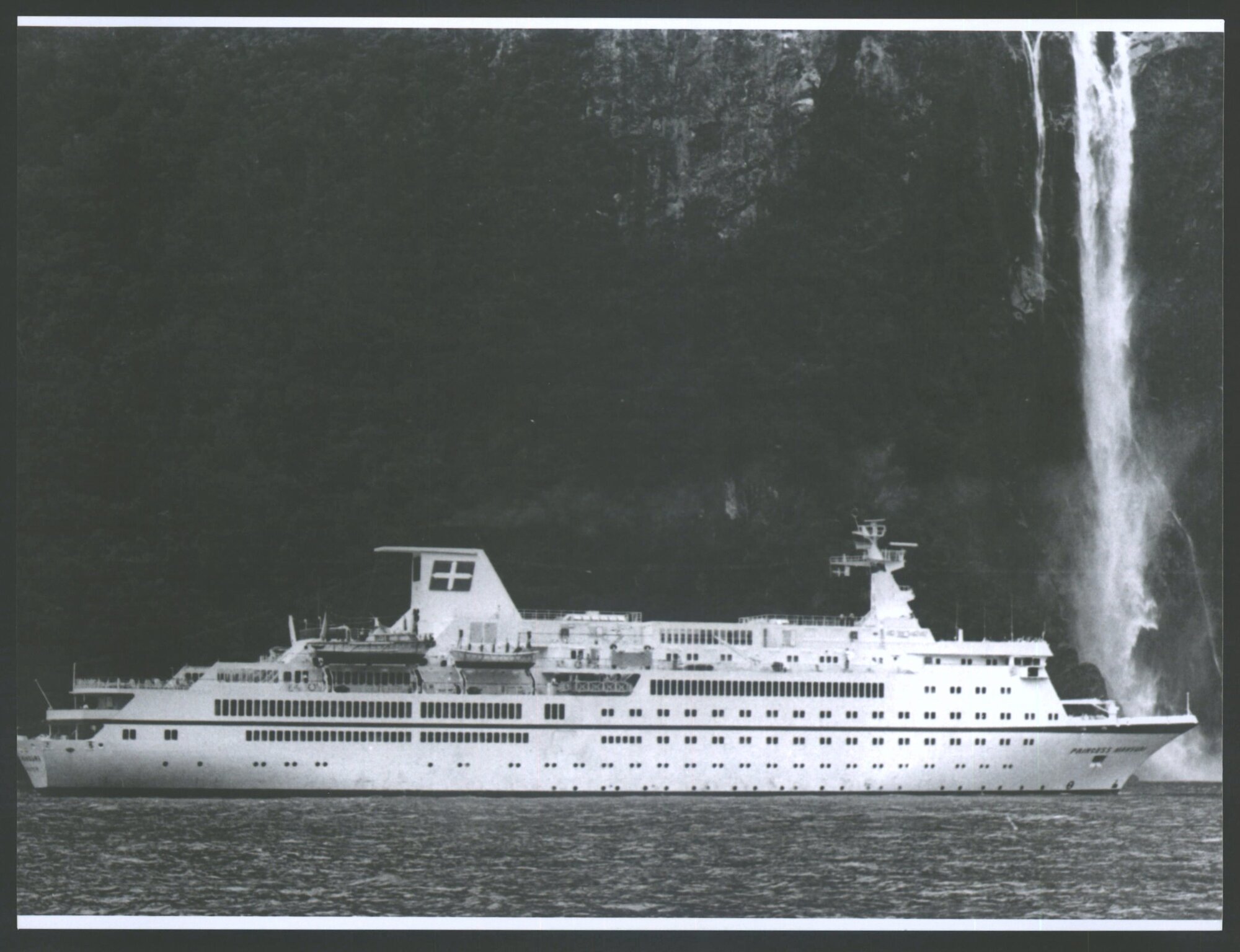 PRINCESS MAHSURI Milford Sound