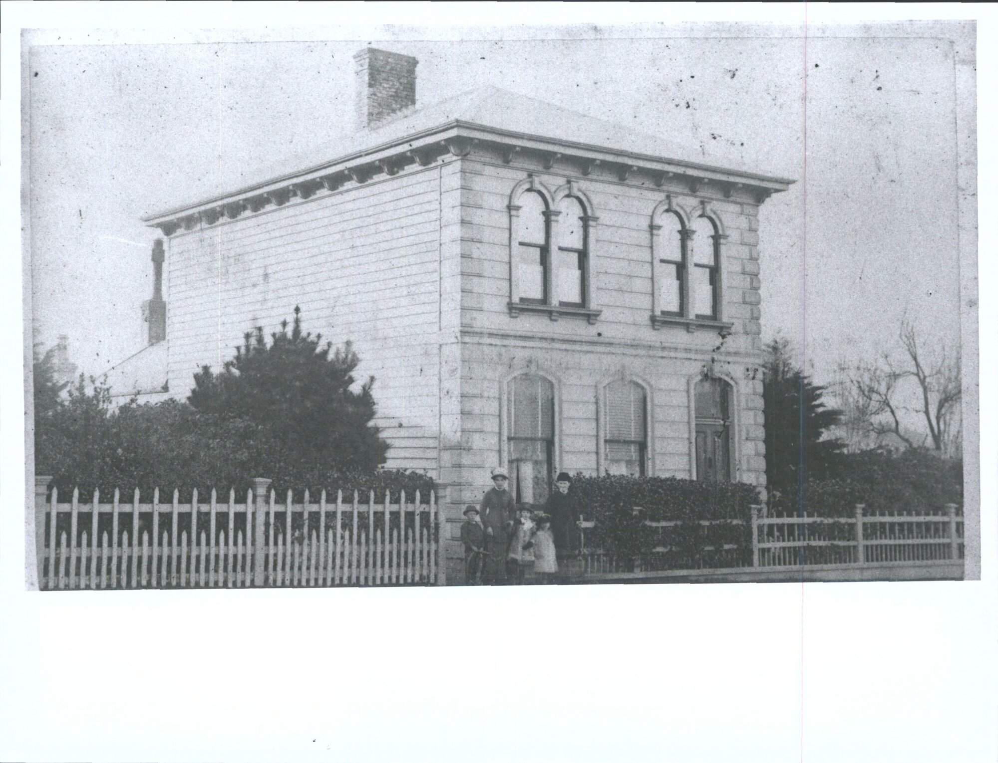 Dwellings unidentified