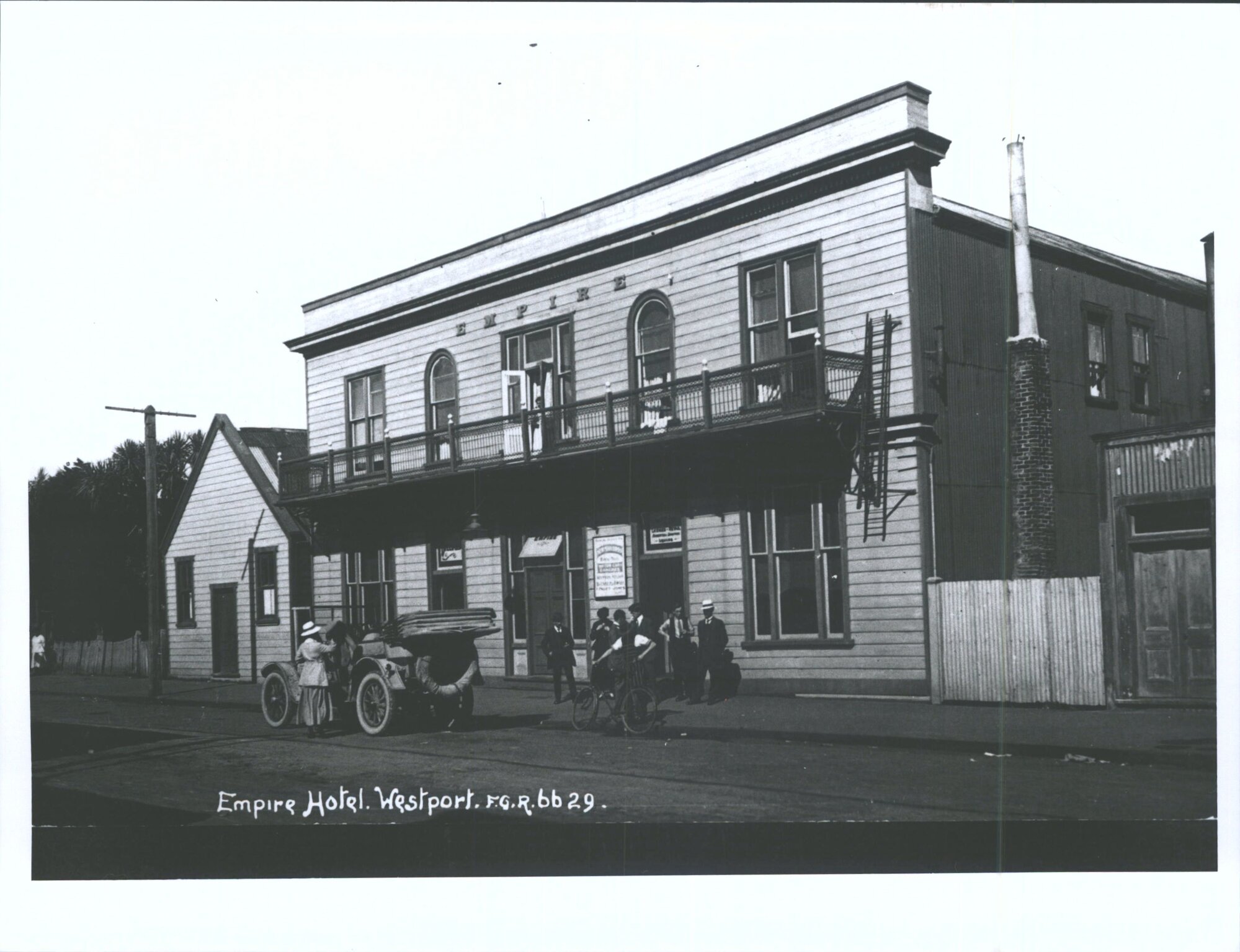 Empire Hotel, Westport