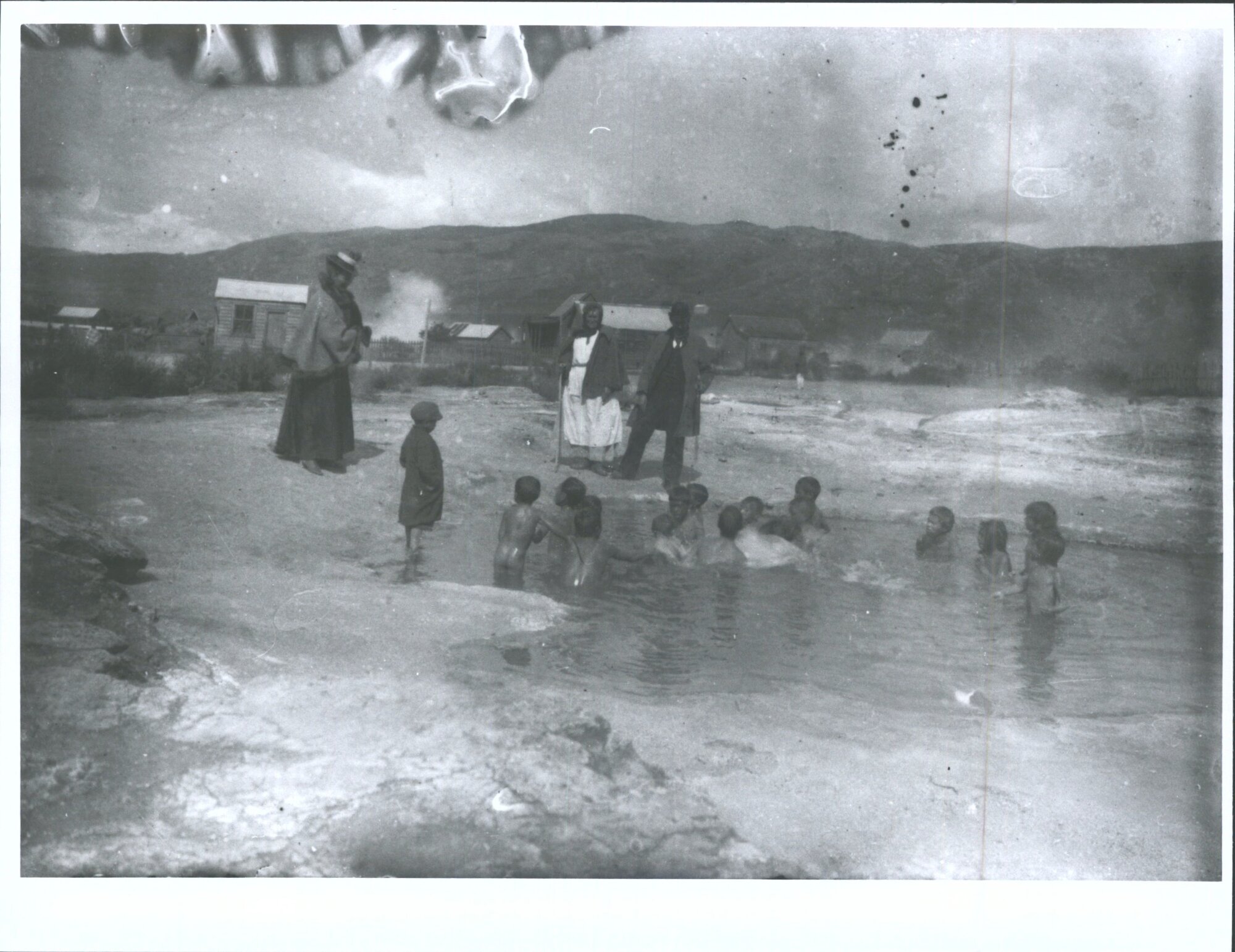 Maori children bathing