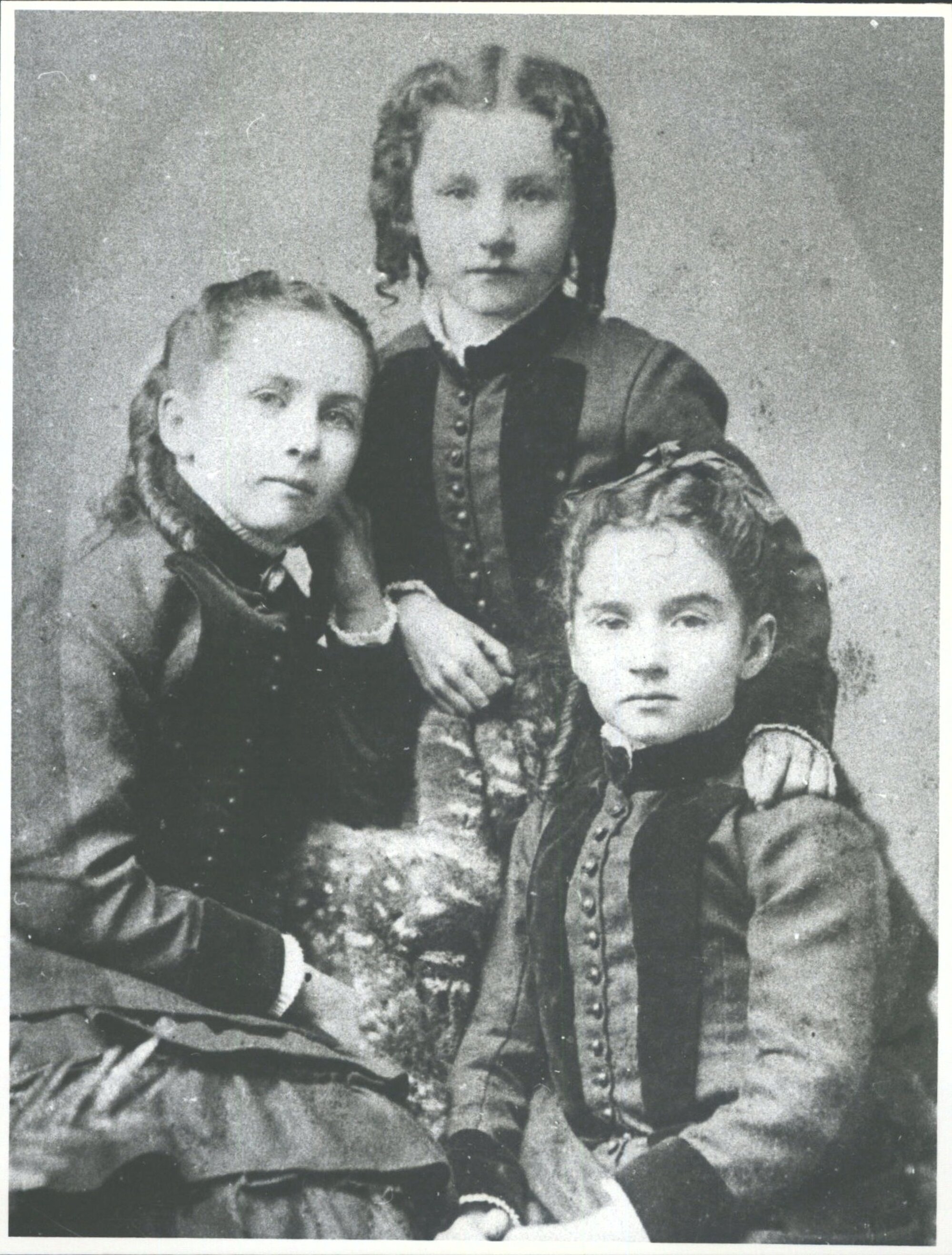 Isabella, Nellie and Ruth Aspinall aged 14, 12, and 10