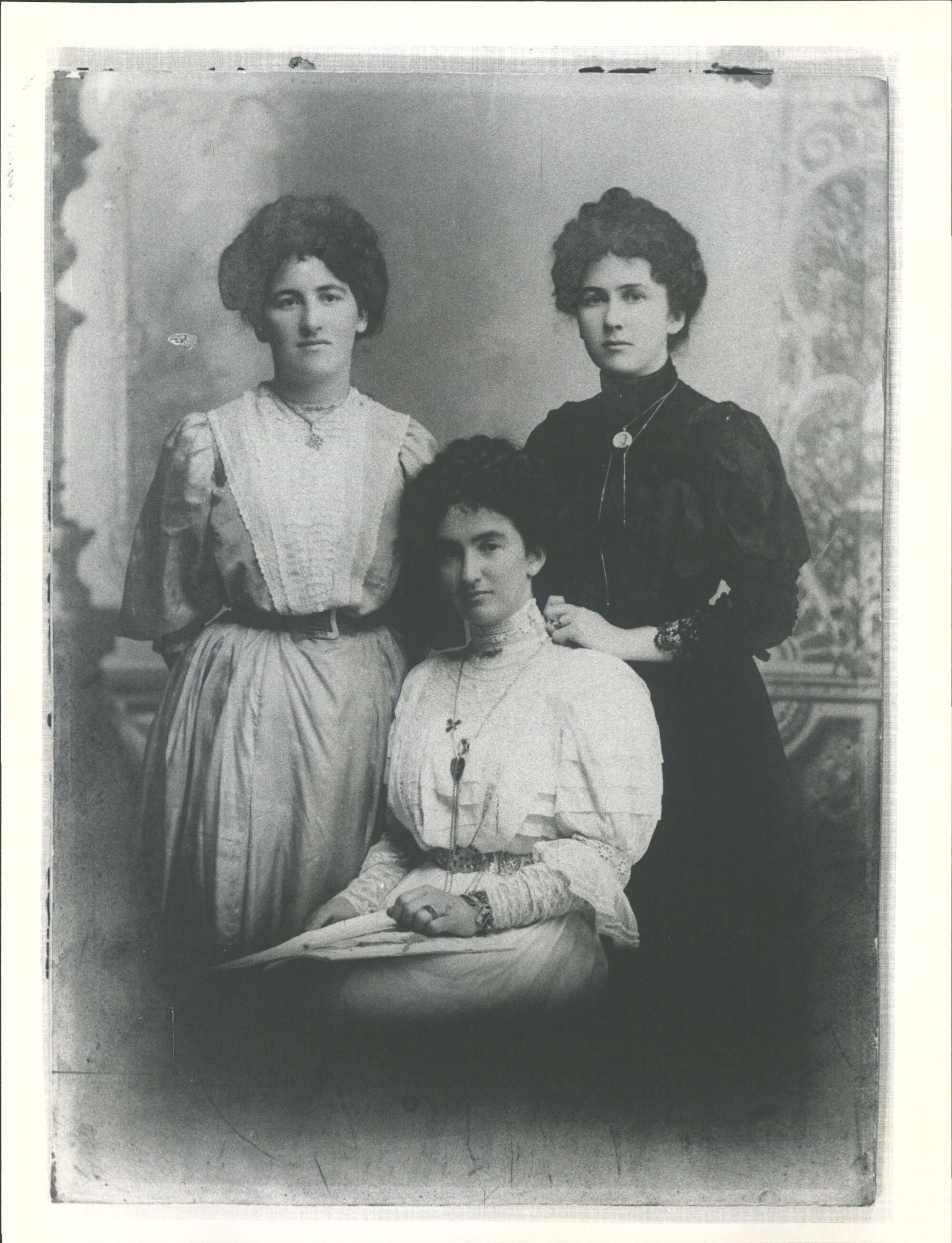 ASPINALL, Ruth, Isabella, Nellie c1908 in Dunedin