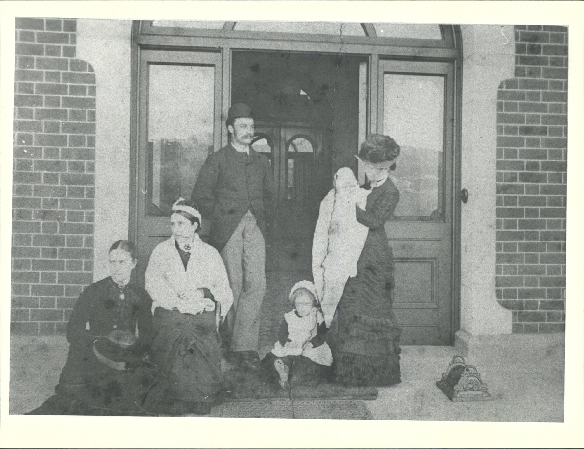 ALLEN, Sir James, Lady Mary Hill Allen &amp; Family