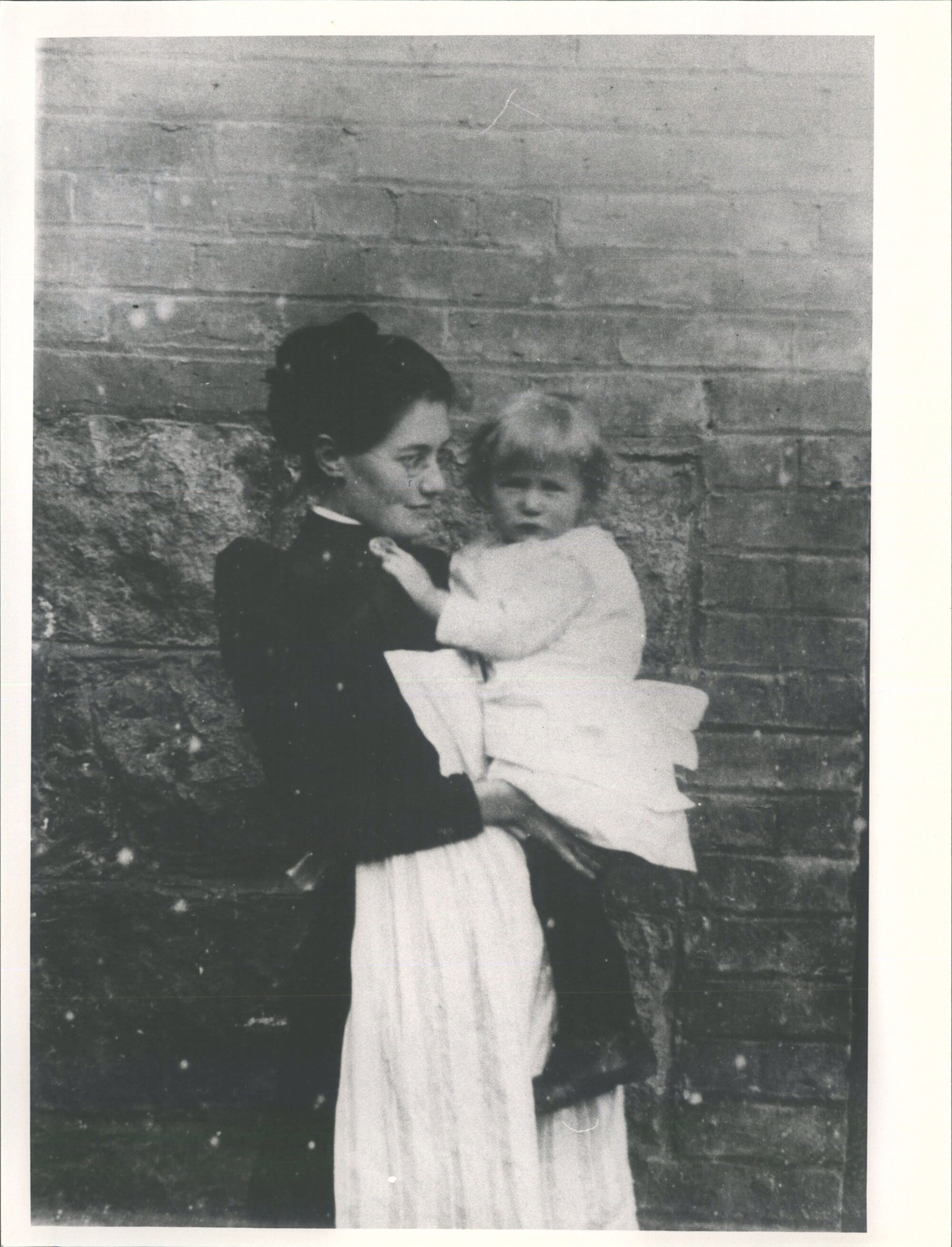 Dodds,  Christine Isabel with her son Harold b Dec 1889