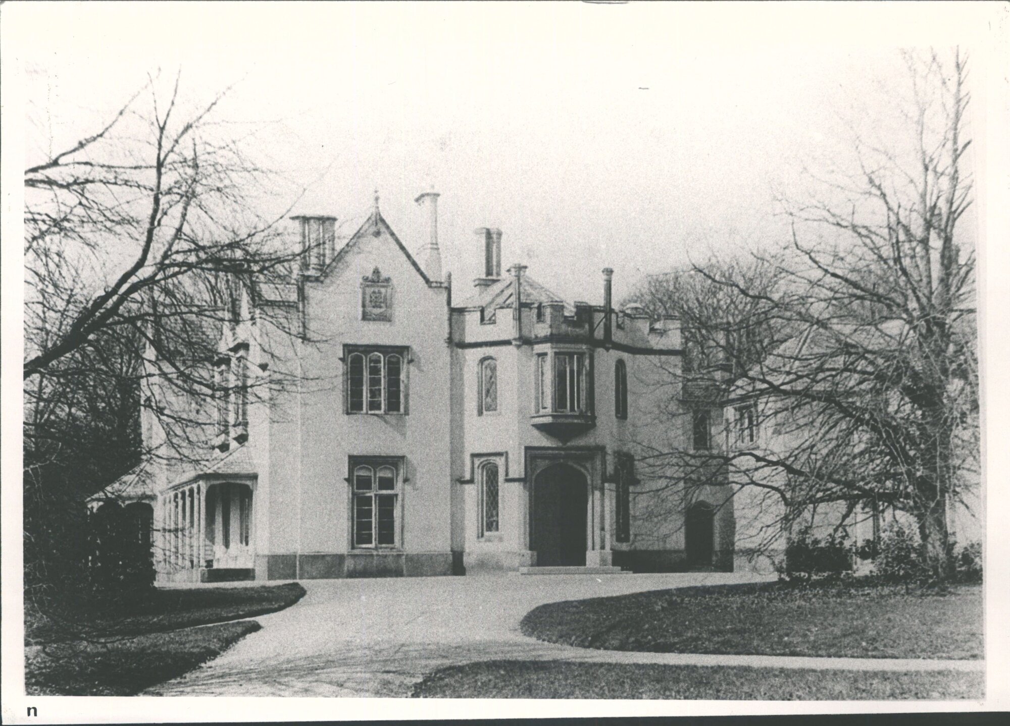 "CARGILL ancestral house, 1821 on arms"