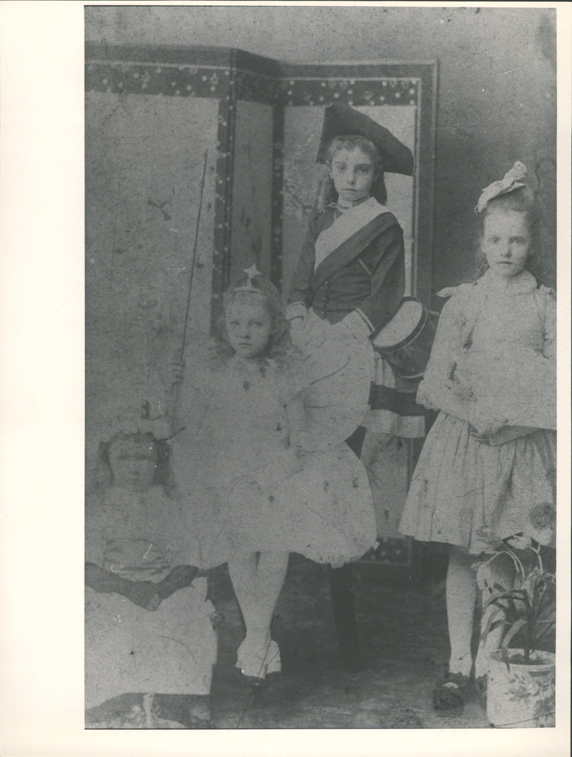 CLULEE, Doin, Hilary, Vera and Mary