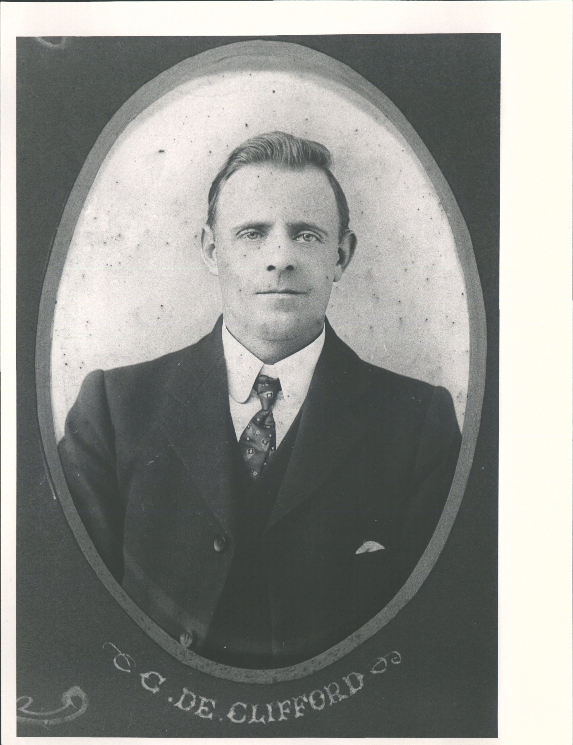 De Clifford, C.