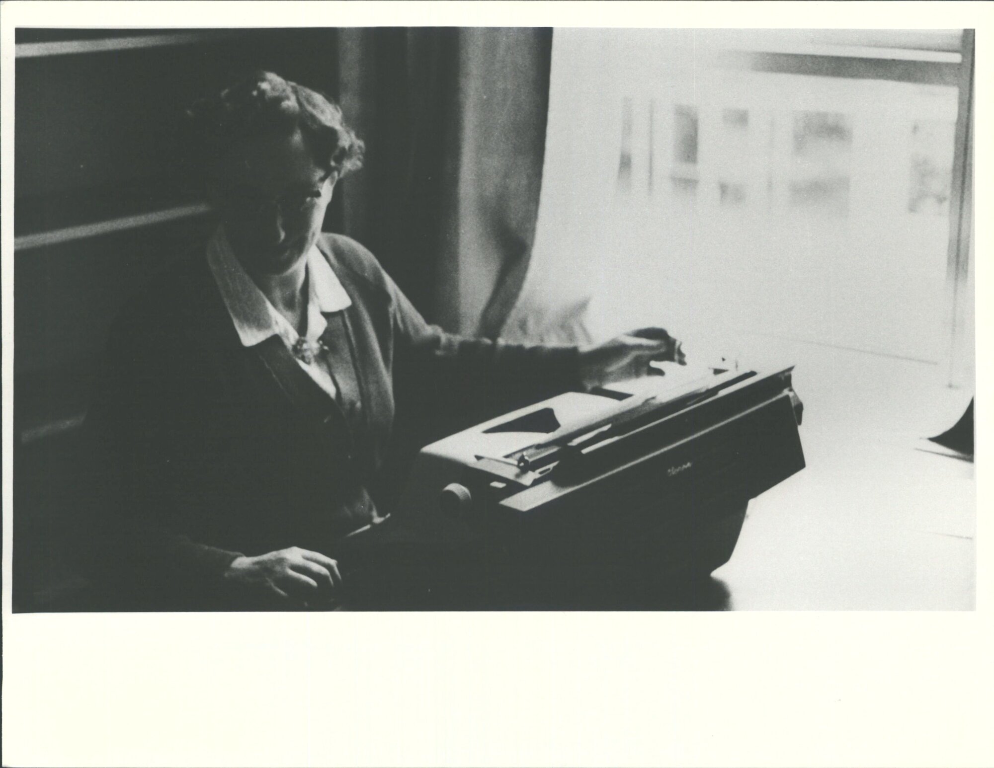 Dallas, Ruth moving into the Burns Fellow room