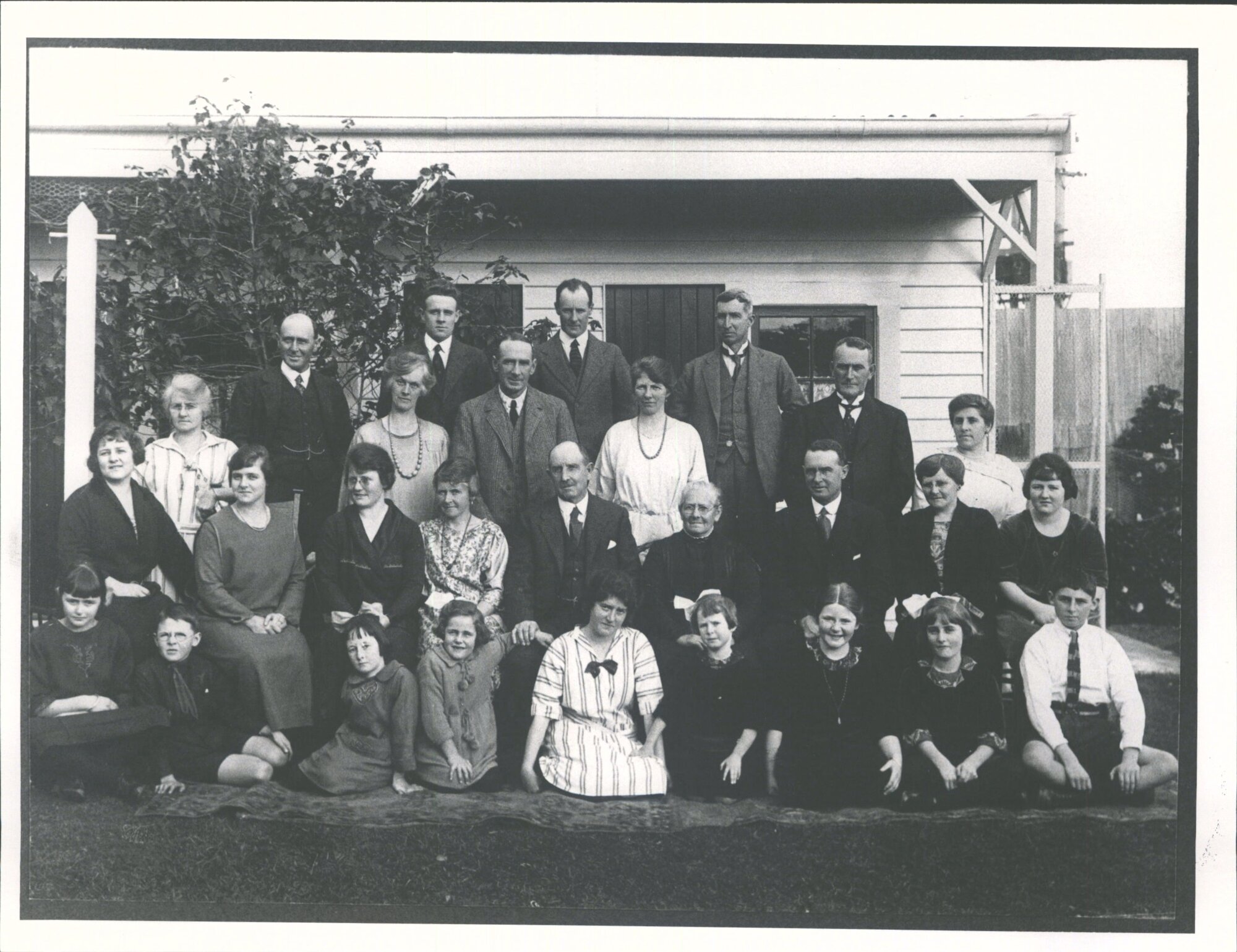 ELLIOTT FAMILIES MT ROSS