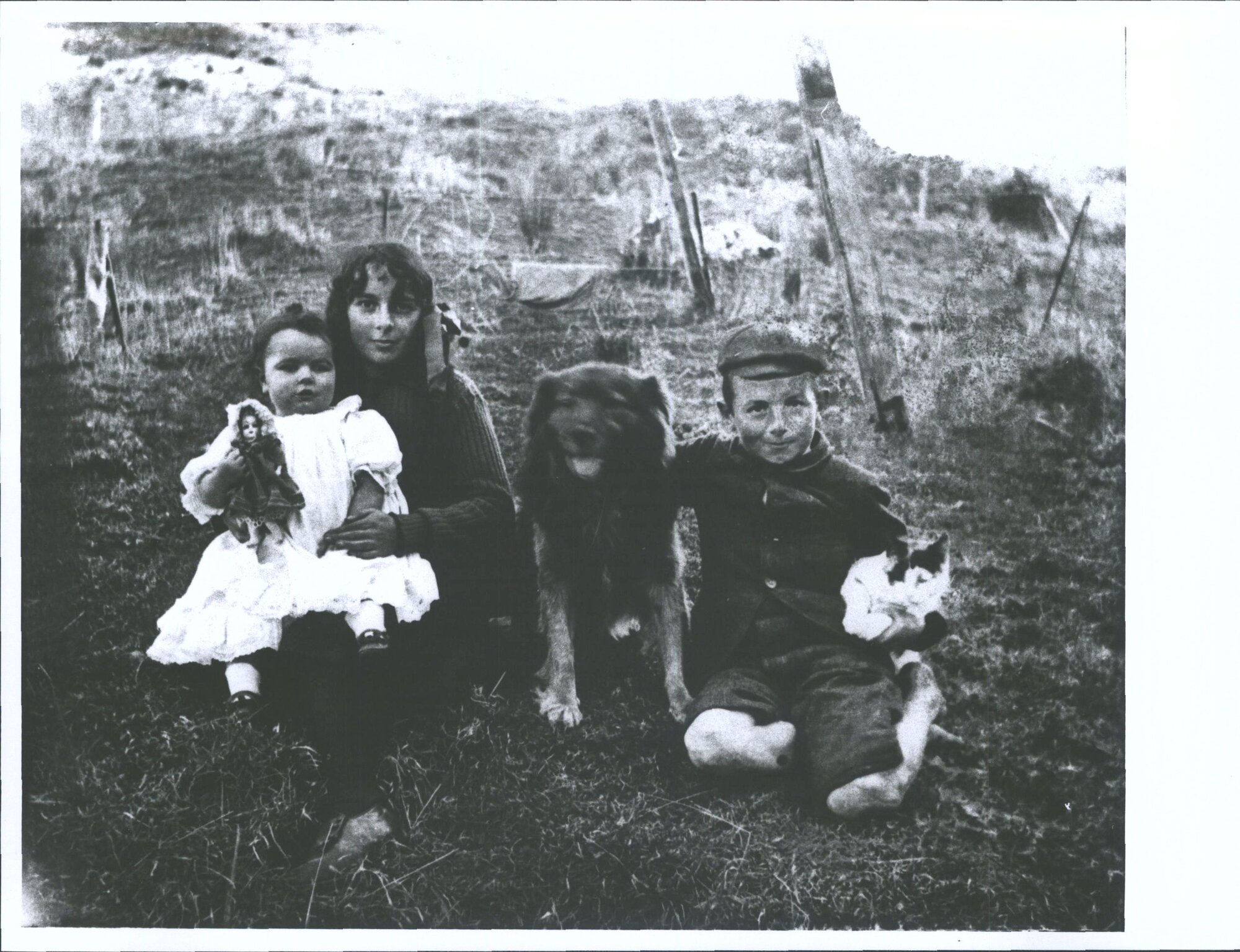 Gilchrist Family ?, Isa &amp; Herb (Bertie)