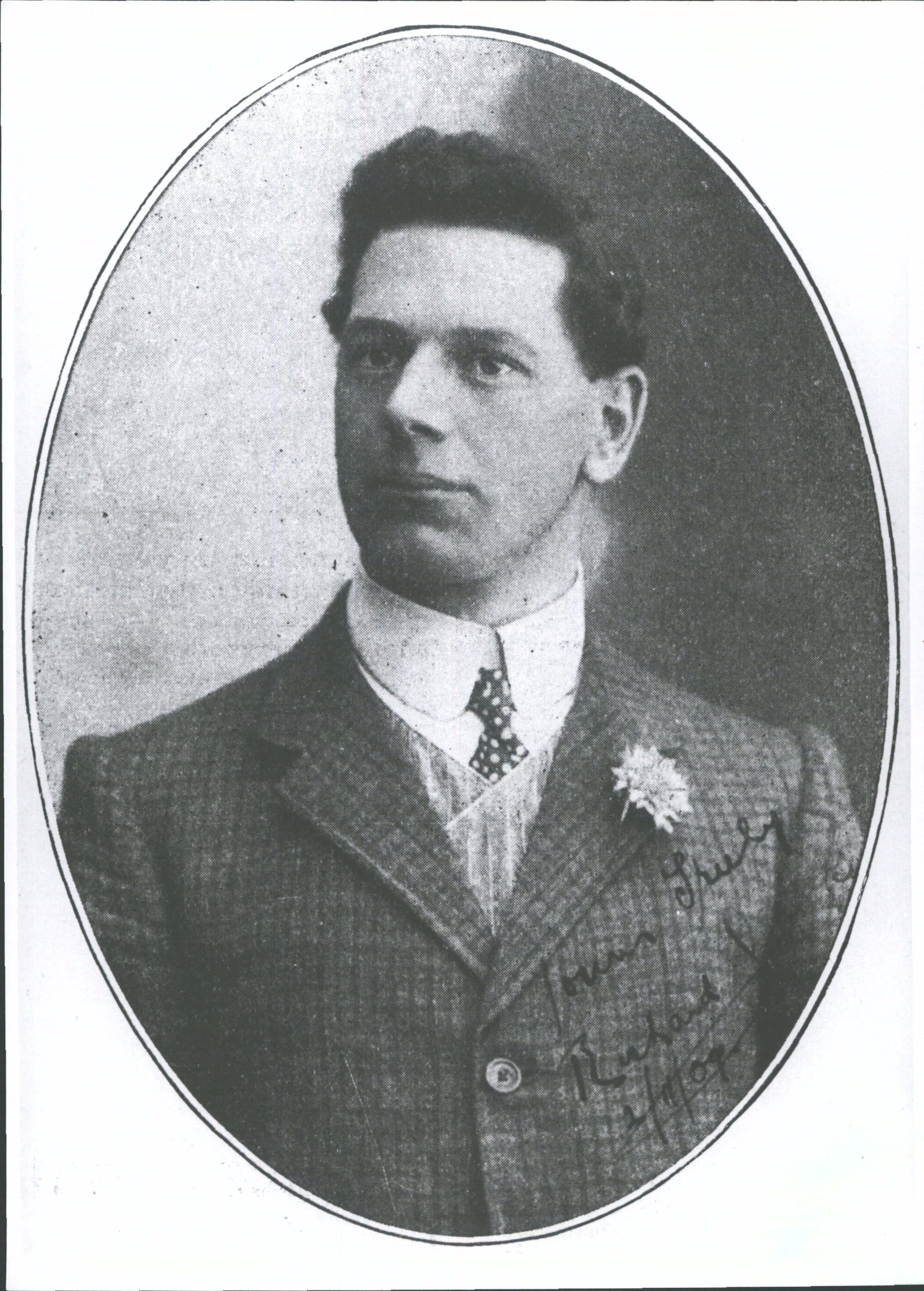 Jones, R (District Commander)