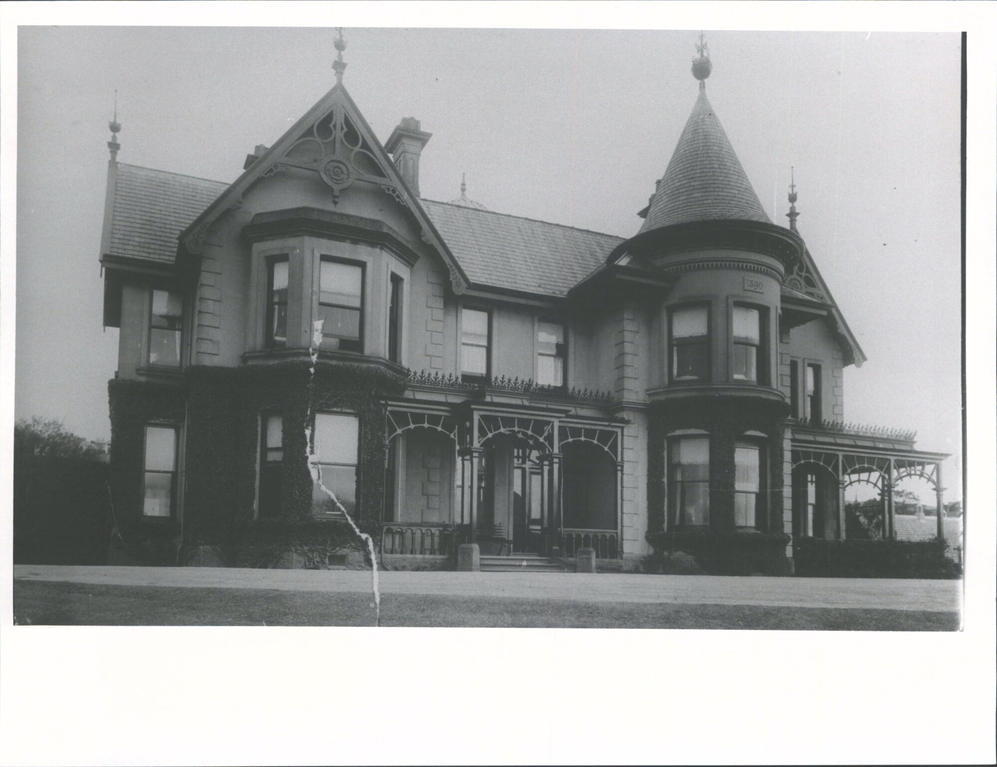 Roberts, Sir John, residence "Littlebourne"