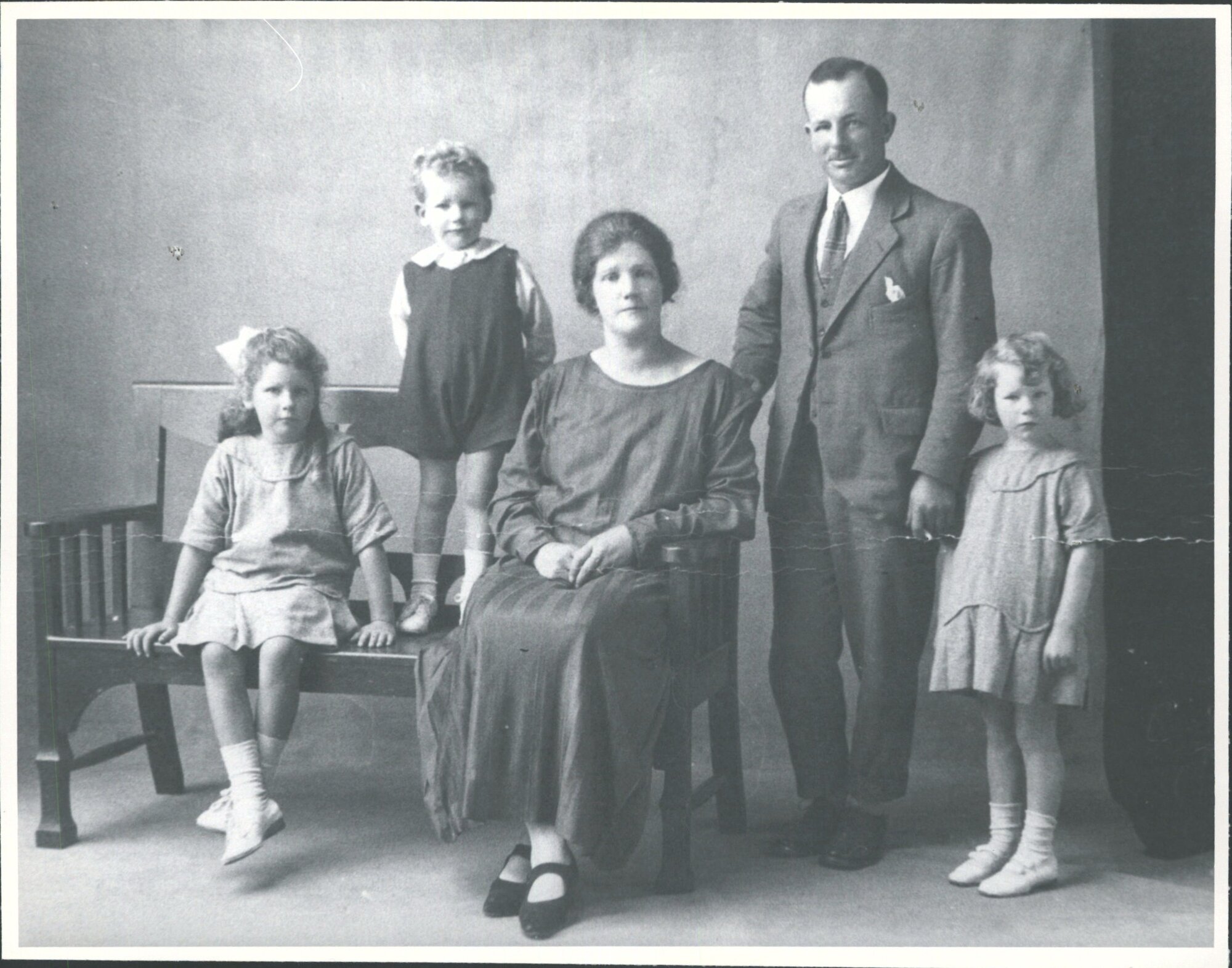 Archibald Graham Valentine (3), Ruby (nee Jones) Valentine, Valerie Valentine, Marie Valentine, Jim (4) Archibald