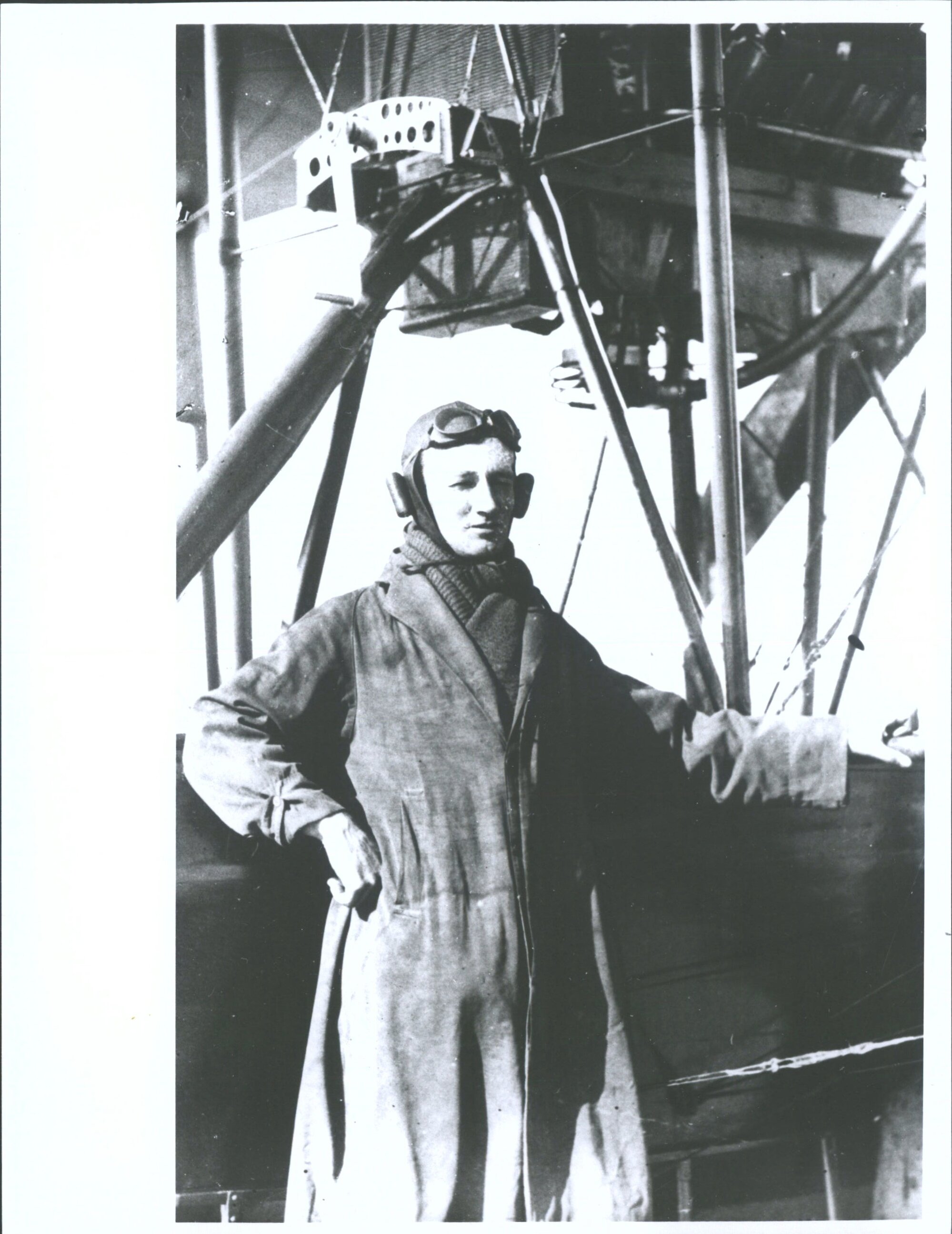 Noted NZ aviator, trained pilots in Auckland for service in RAF, Post World War.