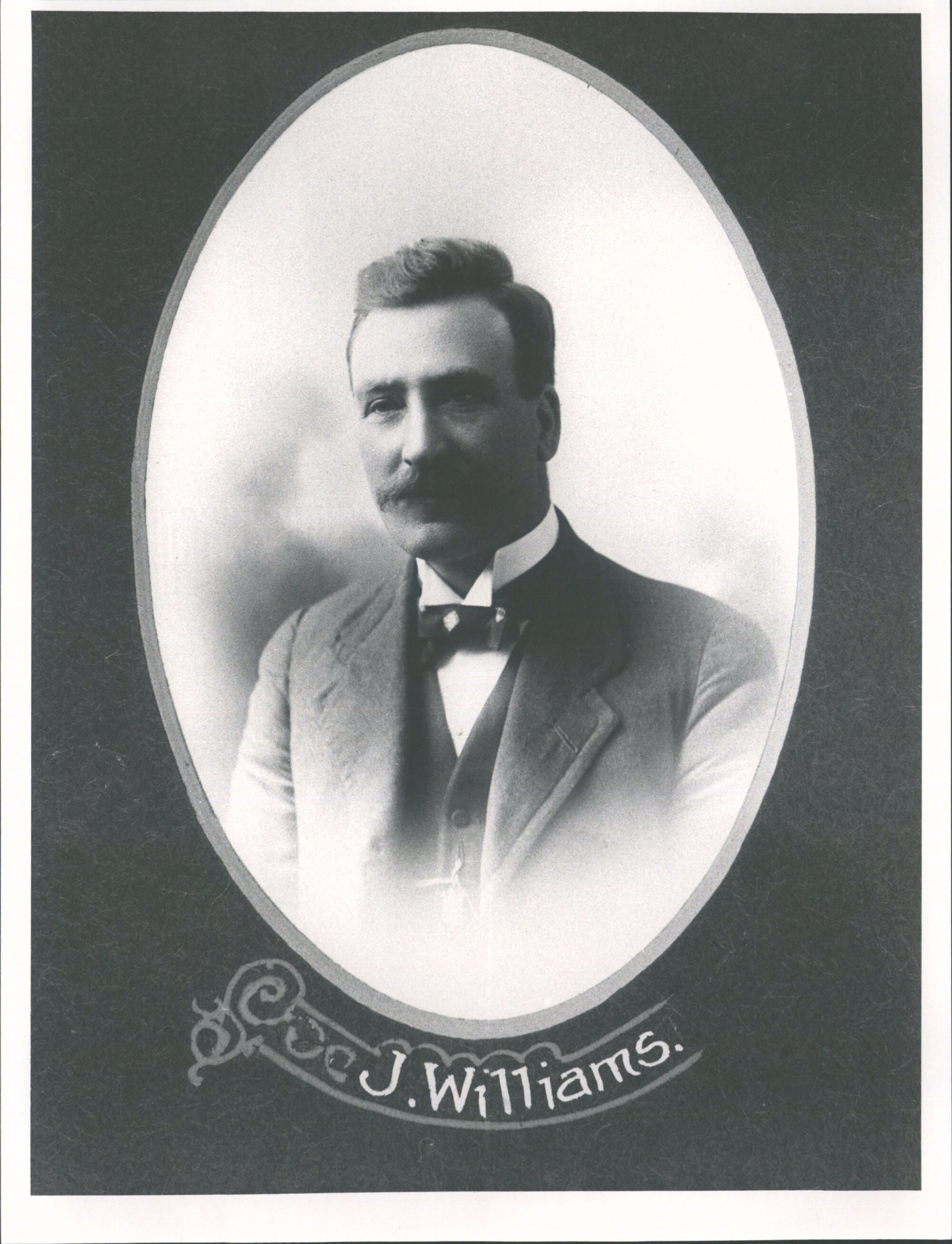 Member (Andersons) Bay Town Board